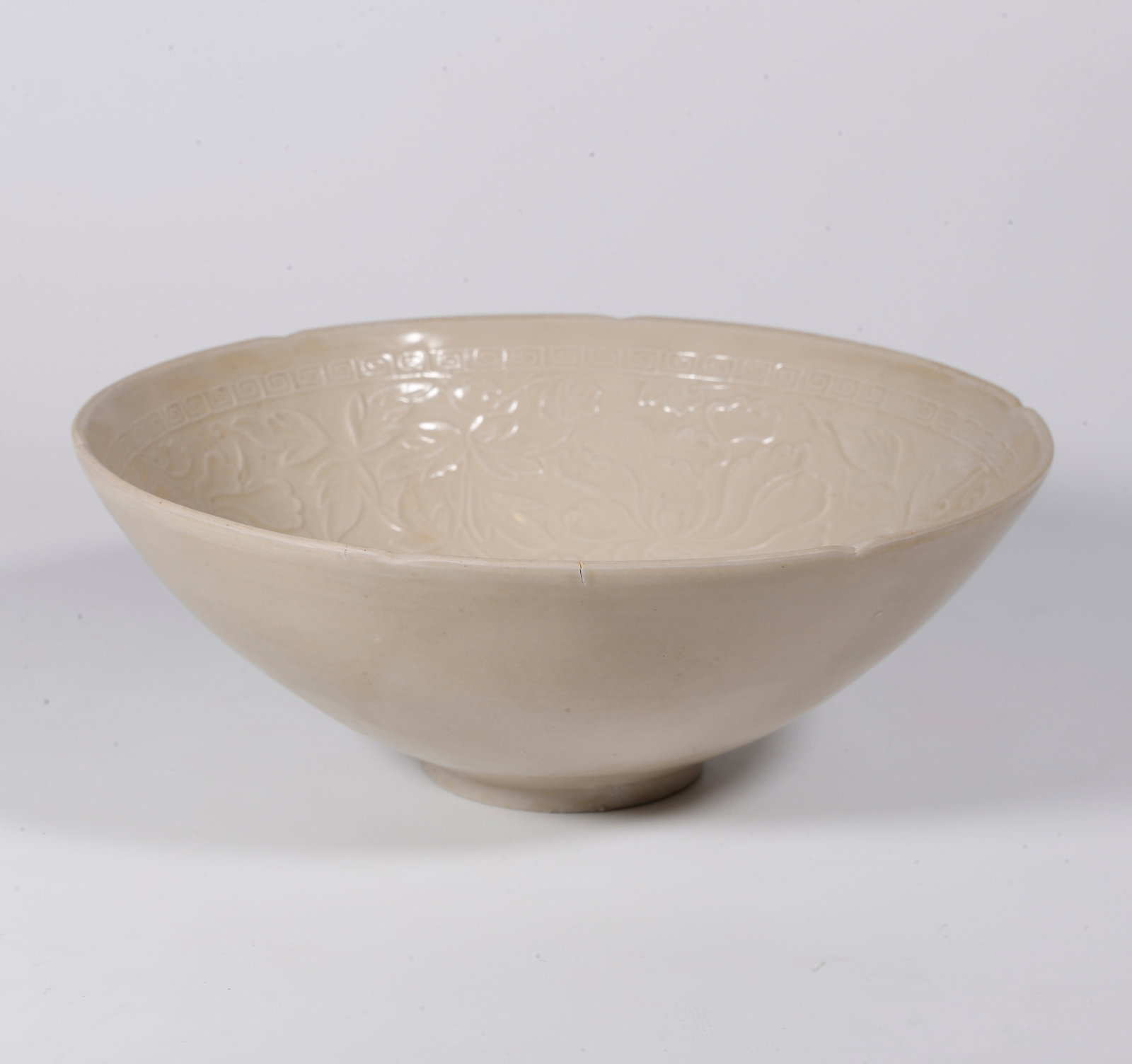 A DING KILN MOULDED FLORAL BOWL WITH SUNFLOWER RIM (1 of 8)