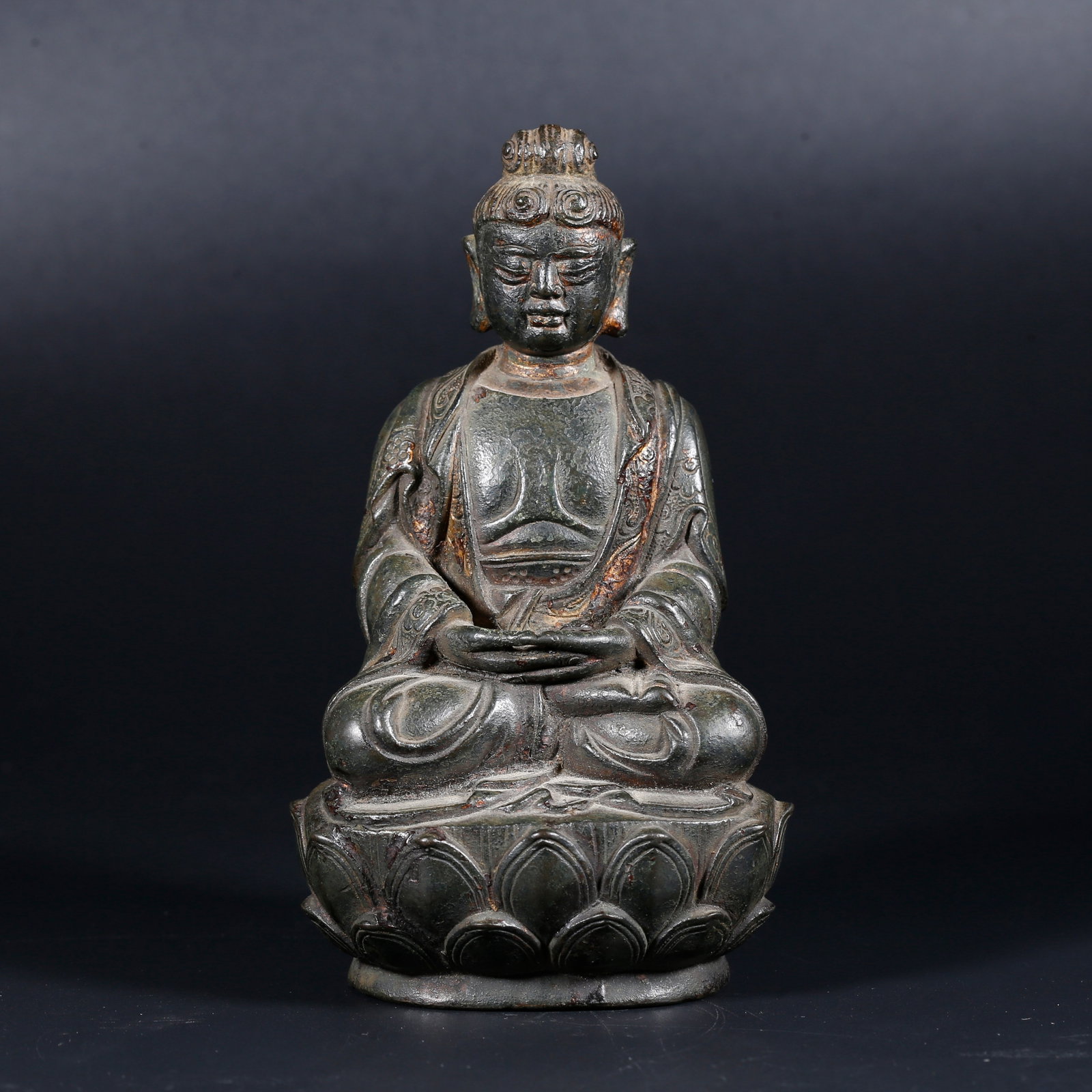 A BRONZE STATUE OF AMITABHA BUDDHA: Bronze Statue of Amitabha Buddha