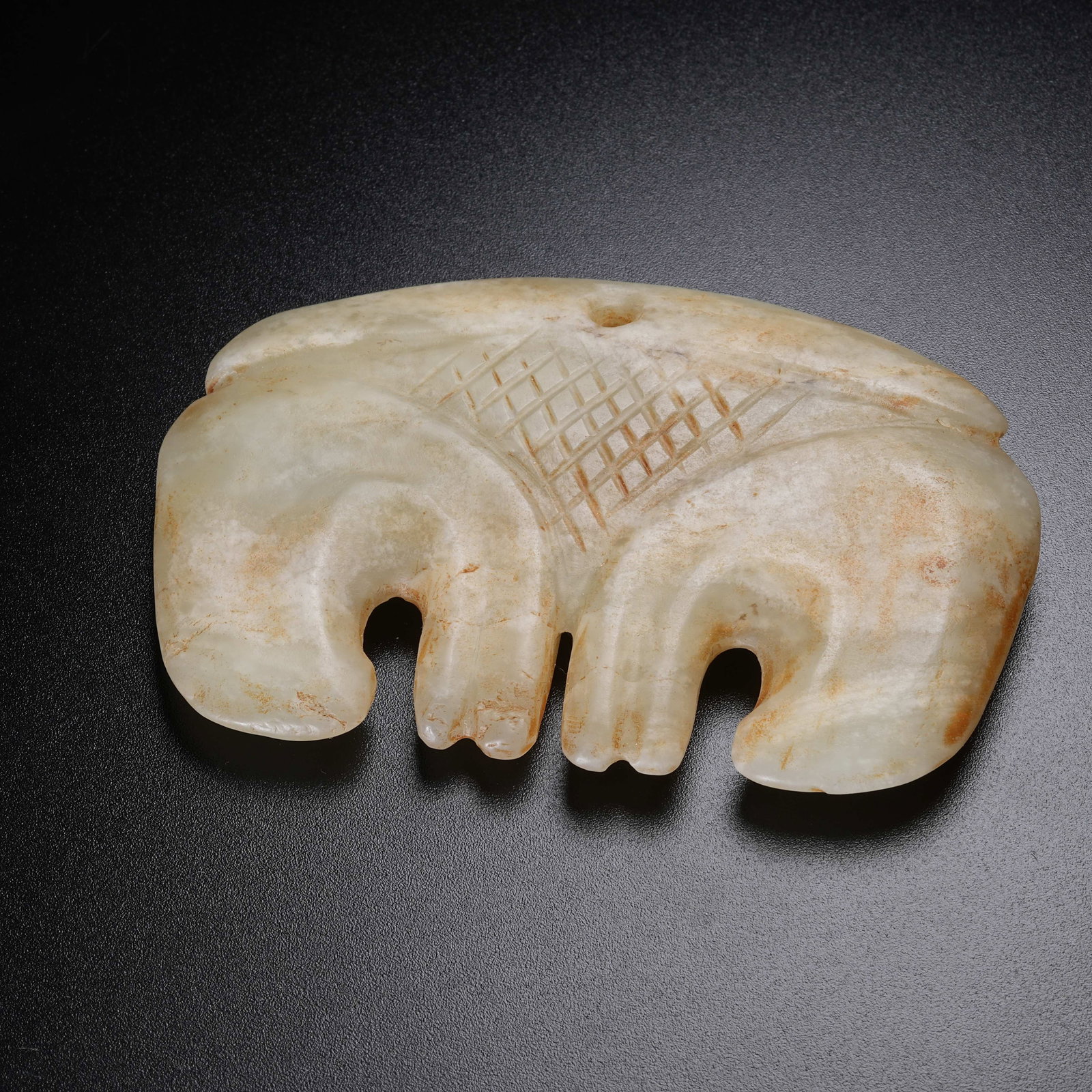 A ANCIENT JADE COMB - 4