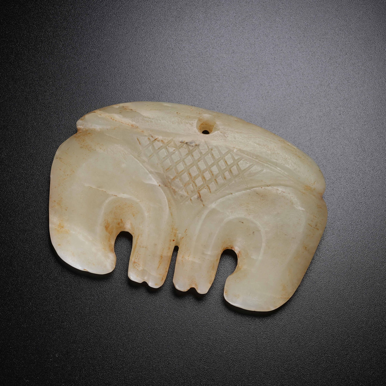 A ANCIENT JADE COMB - 8