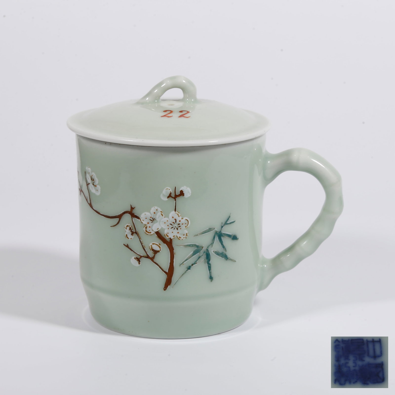 A FAMILLE ROSE TEACUP WITH PLUM BLOSSOM PATTERNS (1 of 10)