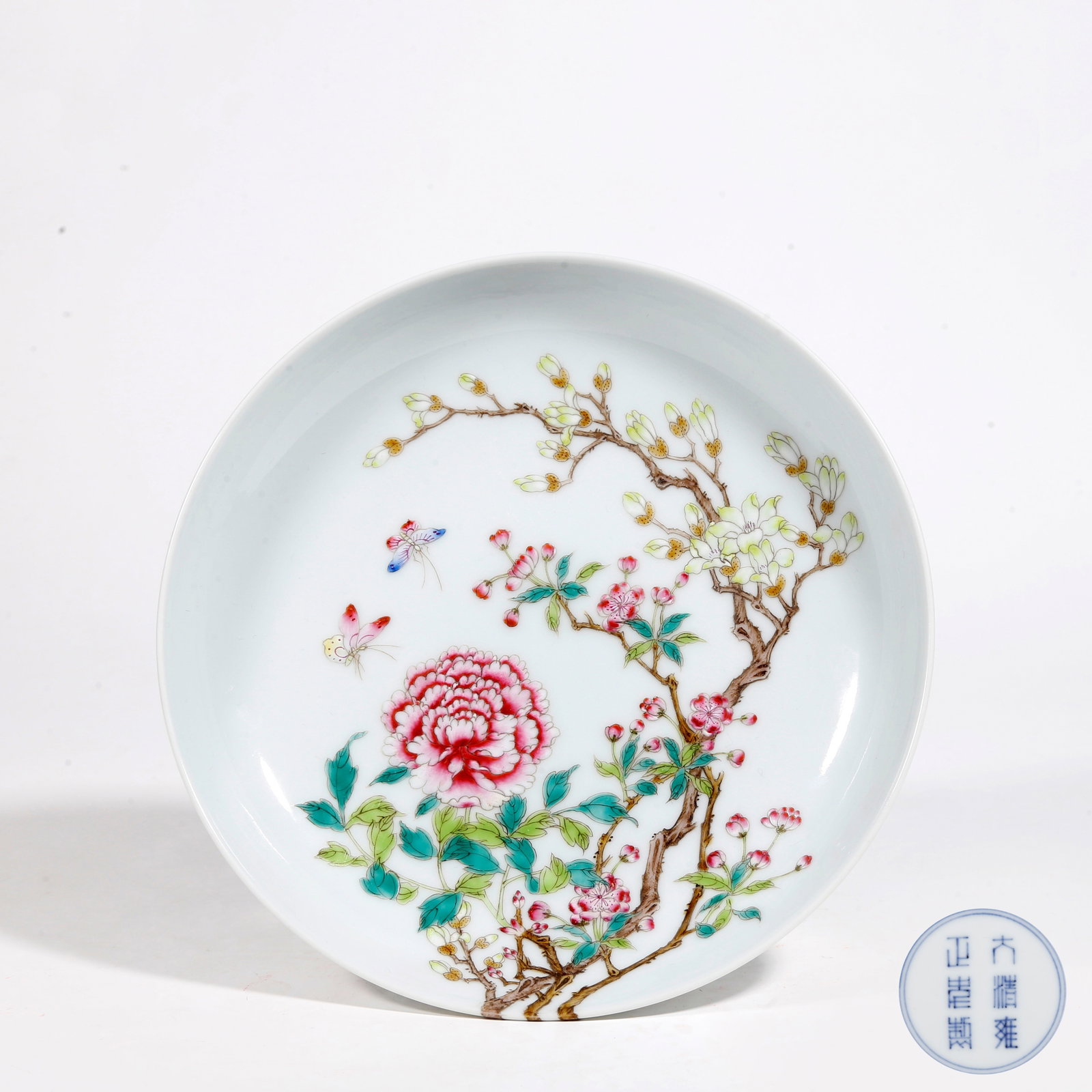 A FAMILLE ROSE PLATE WITH FLOWER AND BUTTERFLY PATTERN (1 of 9)