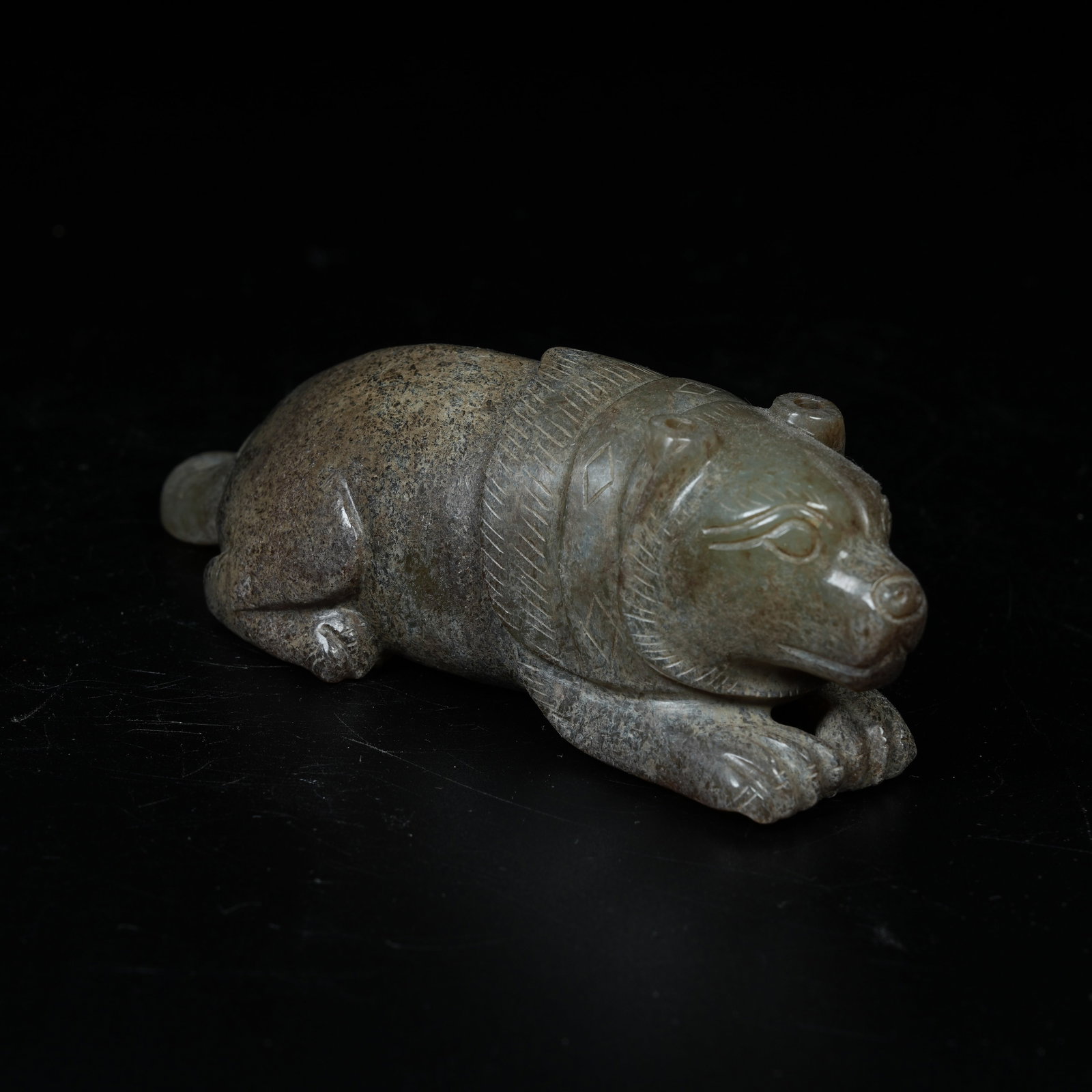 A ARCHAIC JADE RECUMBENT BEAR ORNAMENT: Archaic Jade Recumbent Bear Ornament