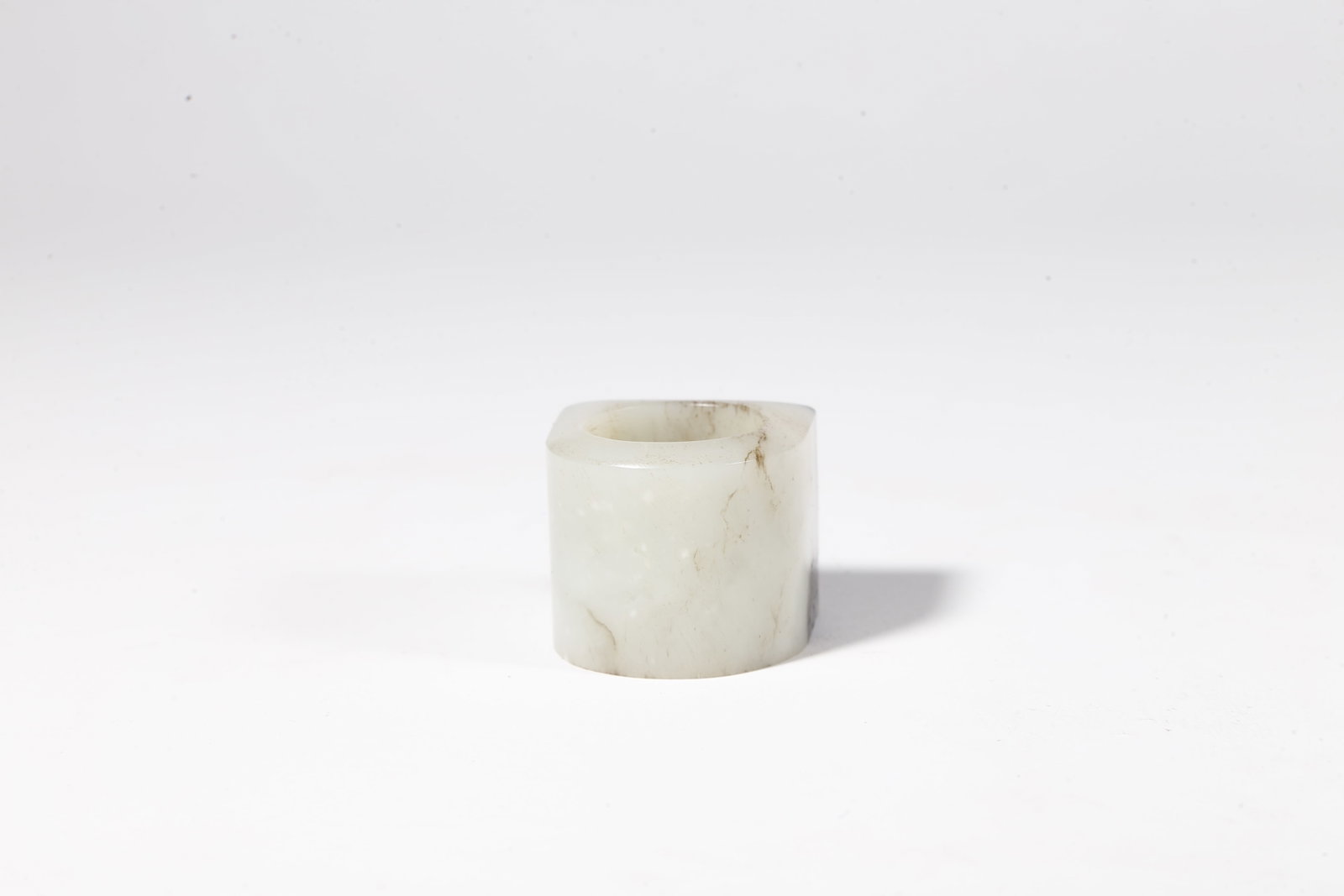 A HETIAN JADE THUMB RING - 3