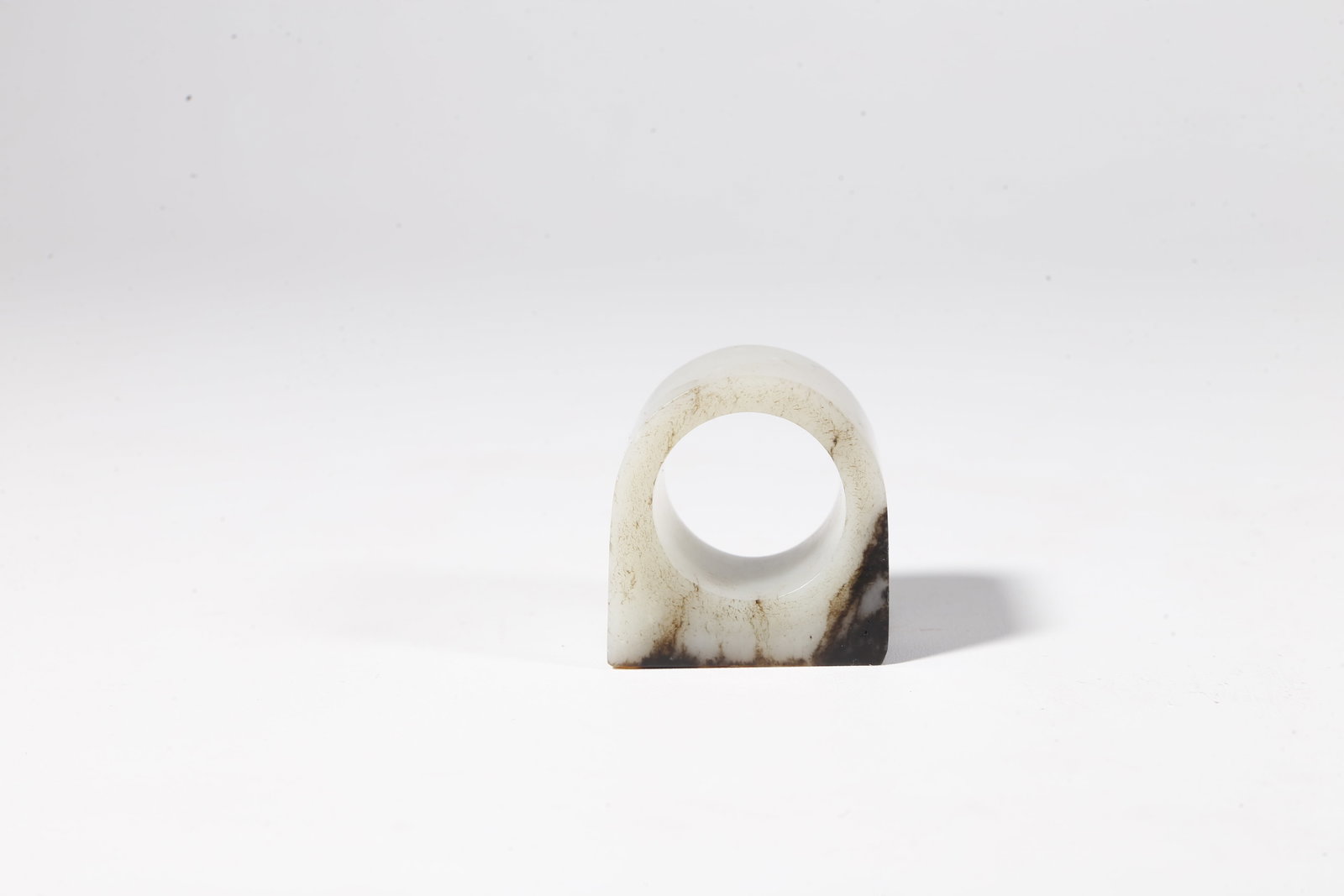 A HETIAN JADE THUMB RING - 5