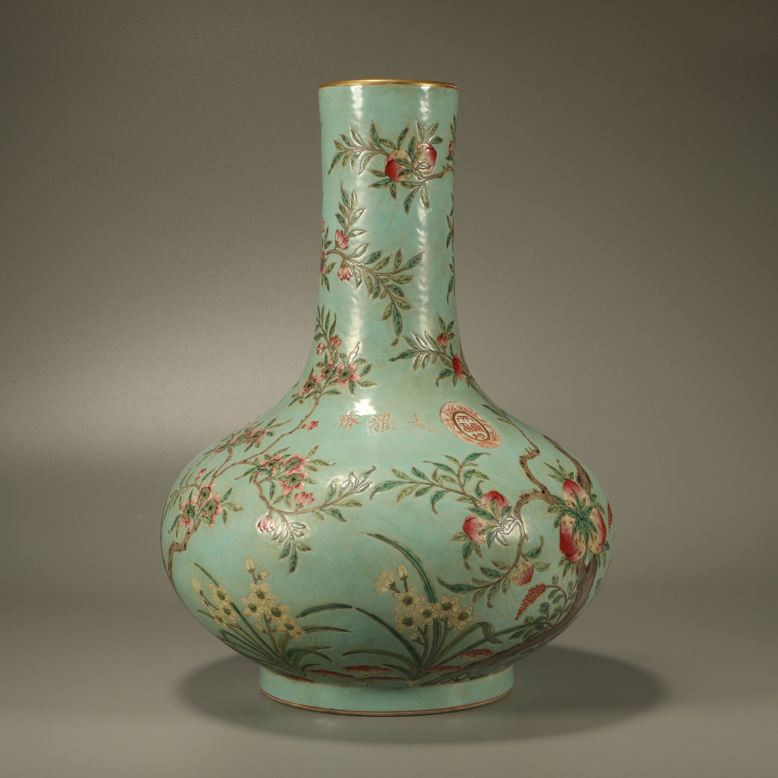 A FAMILLE ROSE PEACH VASE ON TURQUOISE GROUND: Famille Rose Peach Vase on Turquoise Ground