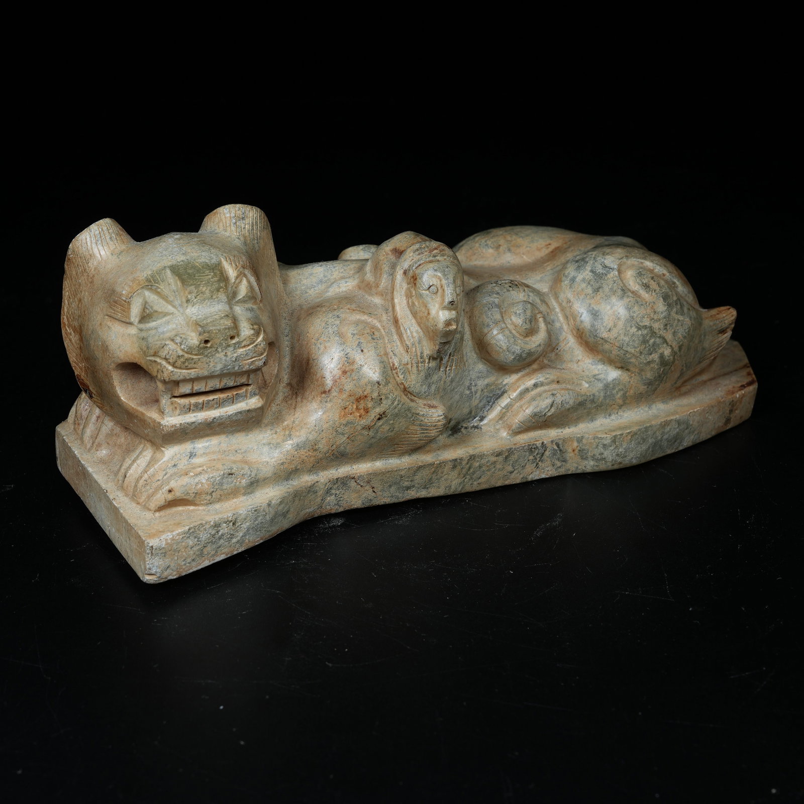 A ARCHAIC JADE RECUMBENT BEAST ORNAMENT: Archaic Jade Recumbent Beast Ornament