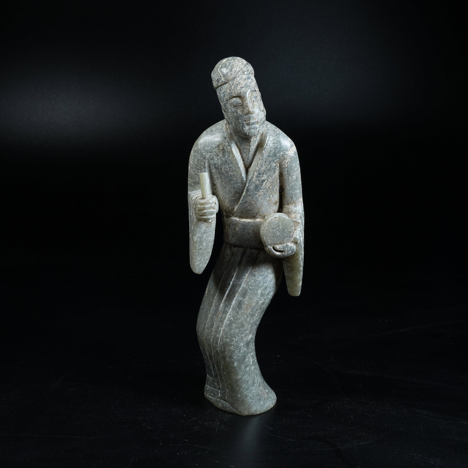 A ANCIENT JADE MUSICIAN FIGURINE ORNAMENT (1 of 9)