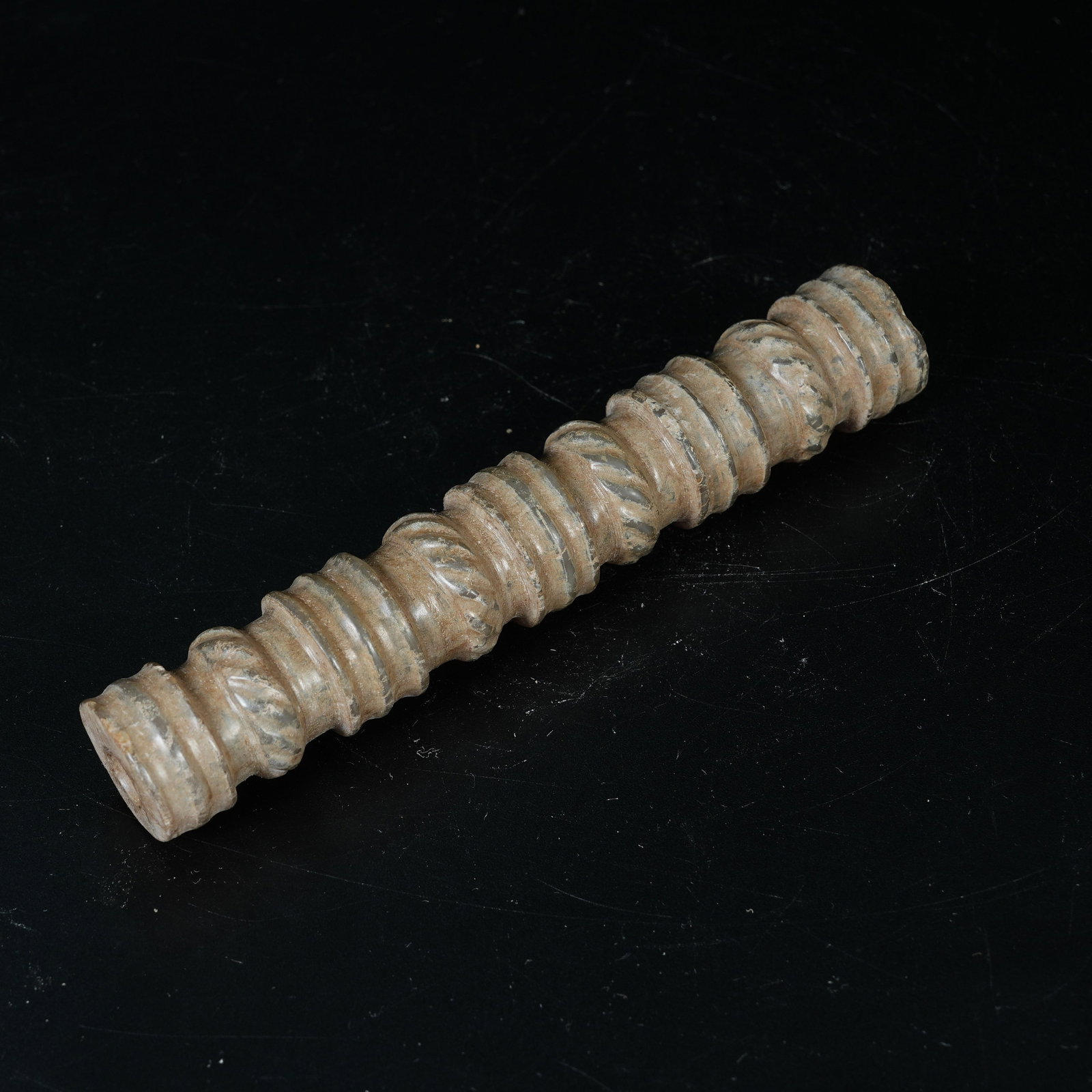 A ARCHAIC JADE COLUMN-SHAPED VESSEL (1 of 8)