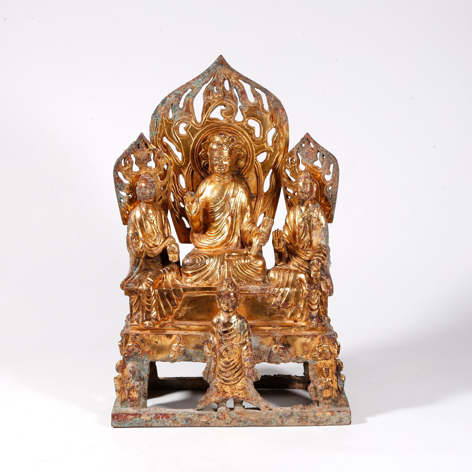 A GILT BRONZE BUDDHA STATUE (1 of 9)
