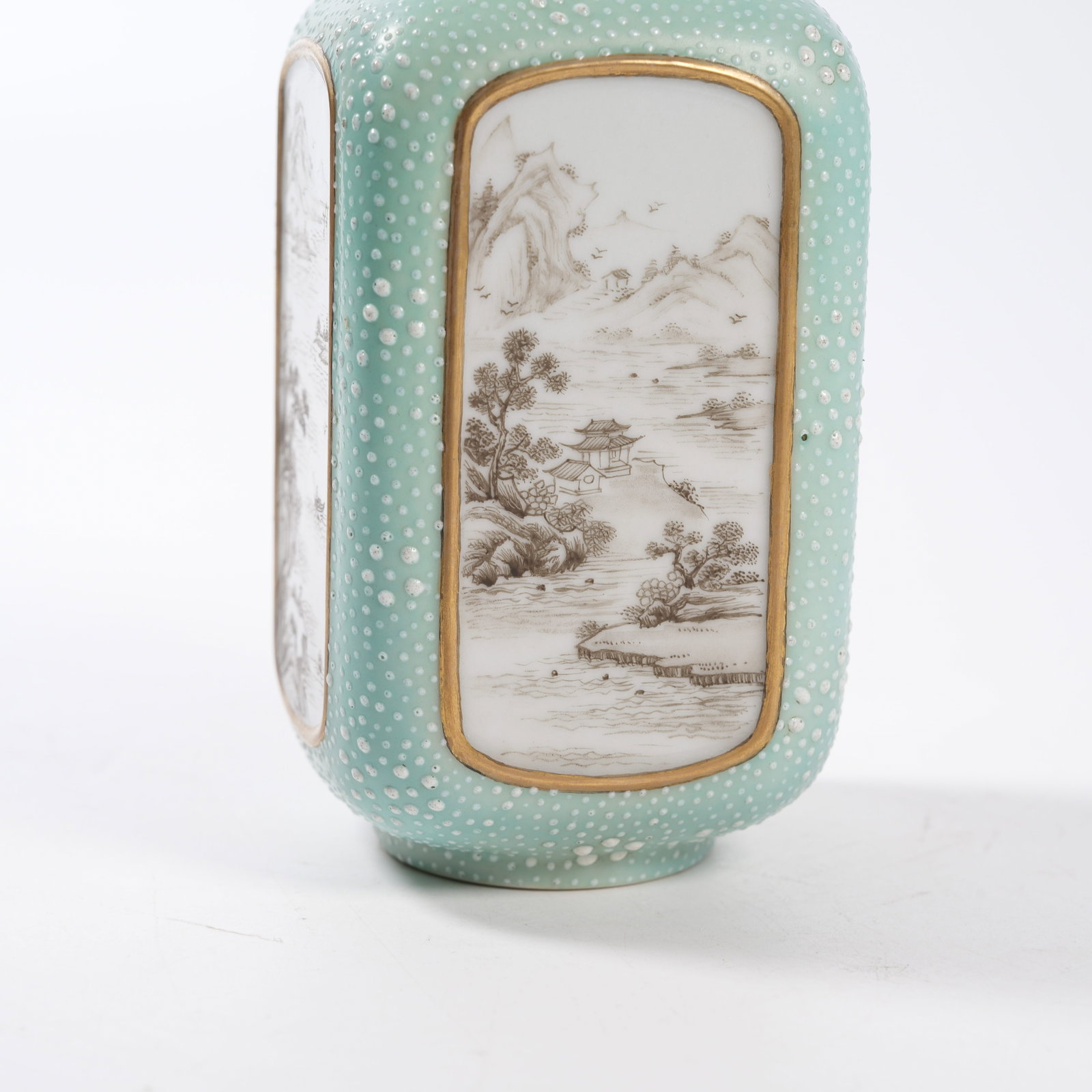 A SQUARE VASE WITH INK LANDSCAPE PATTERN - 7