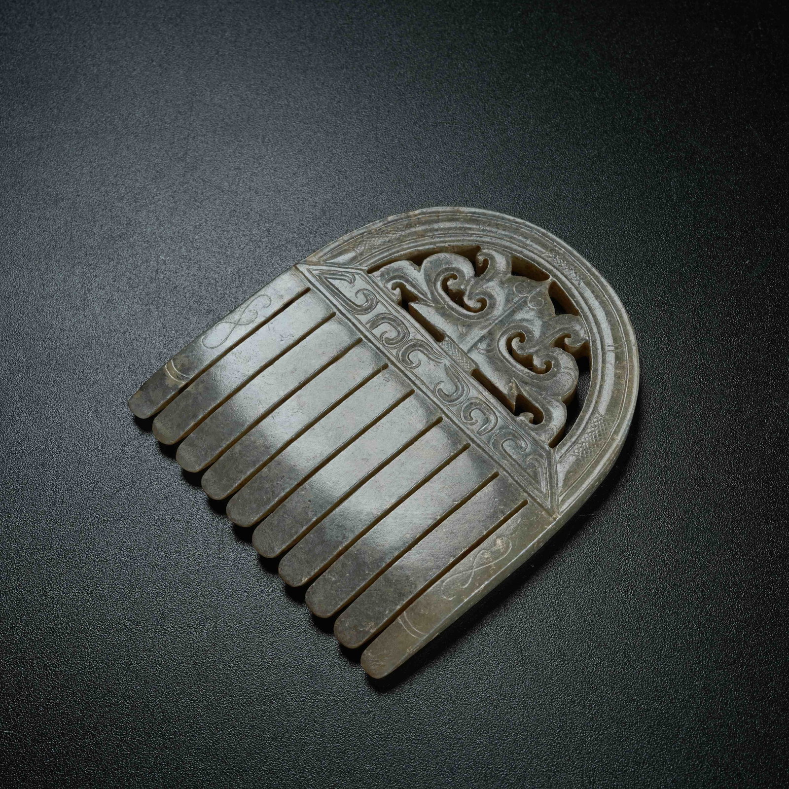 A ARCHAIC JADE COMB (1 of 10)