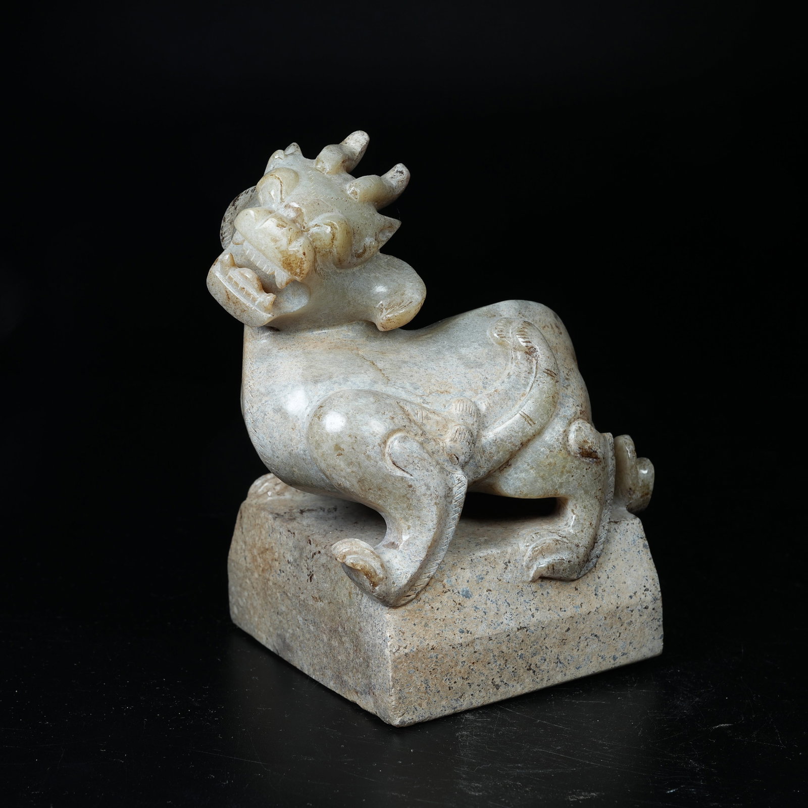 A ARCHAIC JADE SEAL WITH BEAST KNOB (1 of 8)