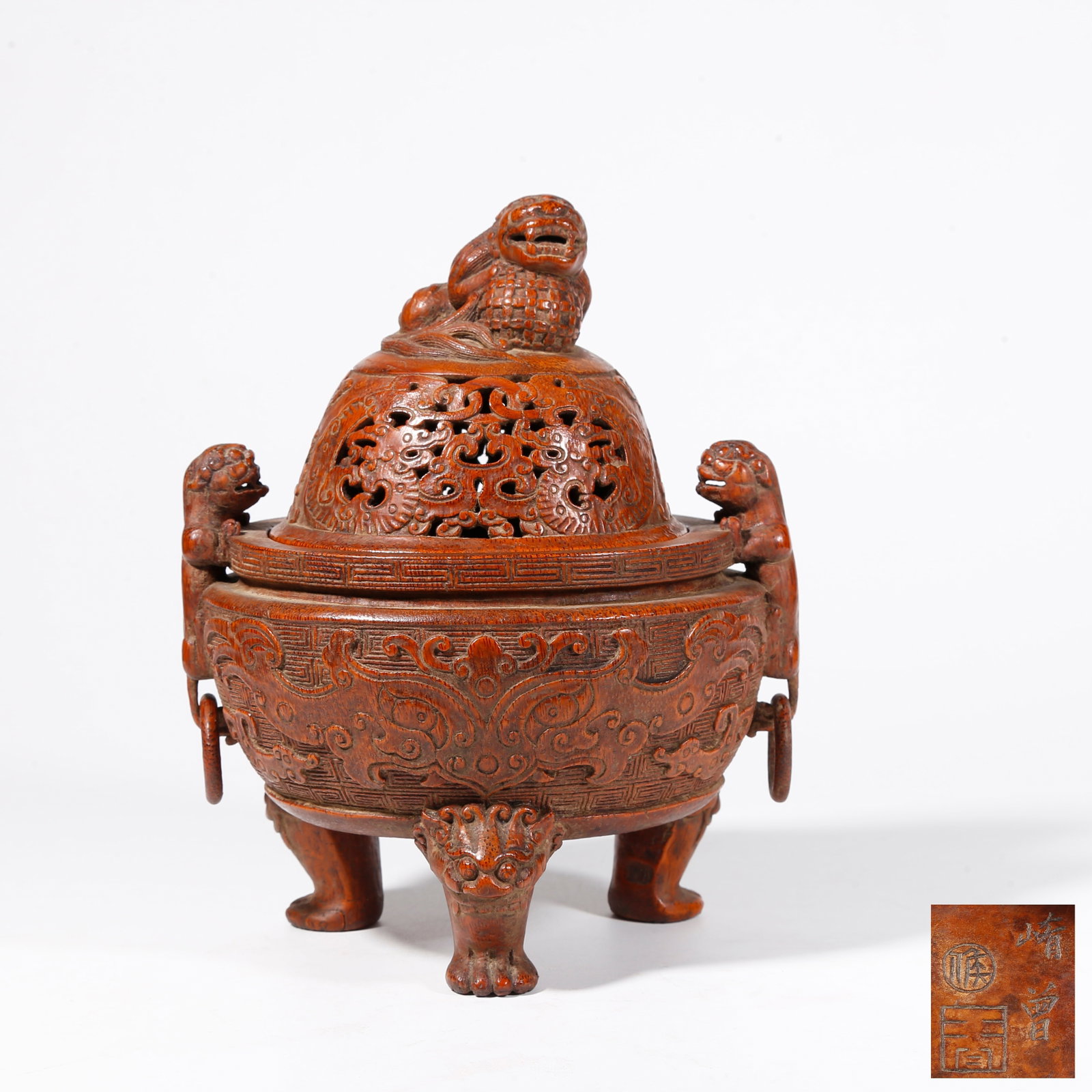 A BAMBOO ROOT CARVED CENSER WITH BEAST KNOB: Bamboo Root Carved Censer with Beast Knob