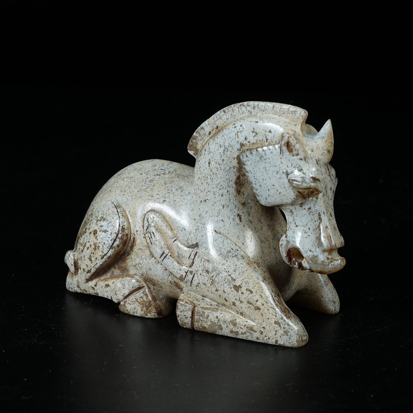 A ARCHAIC JADE HEAVENLY HORSE ORNAMENT (1 of 8)