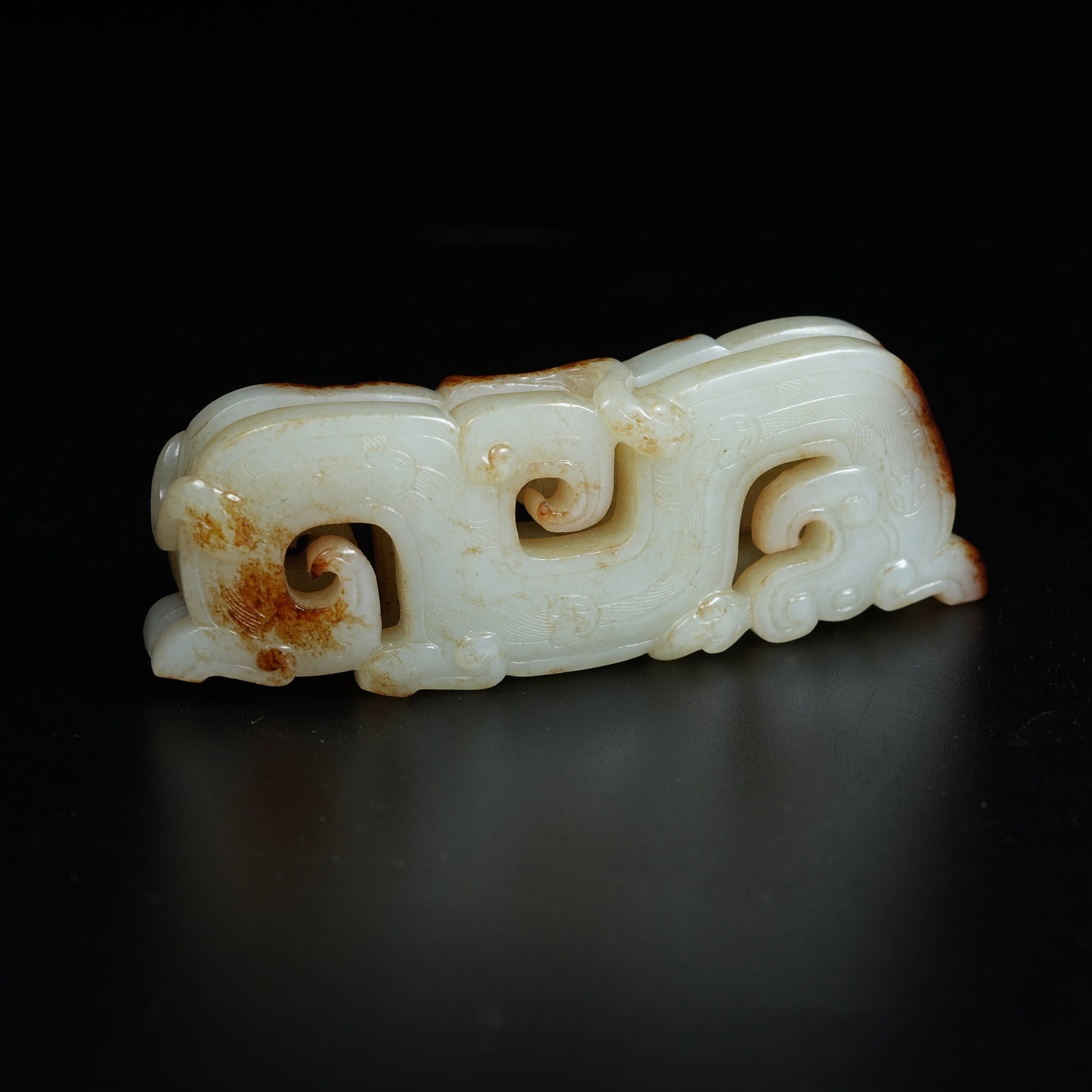 A ARCHAIC JADE S-SHAPED DRAGON PENDANT ORNAMENT (1 of 8)