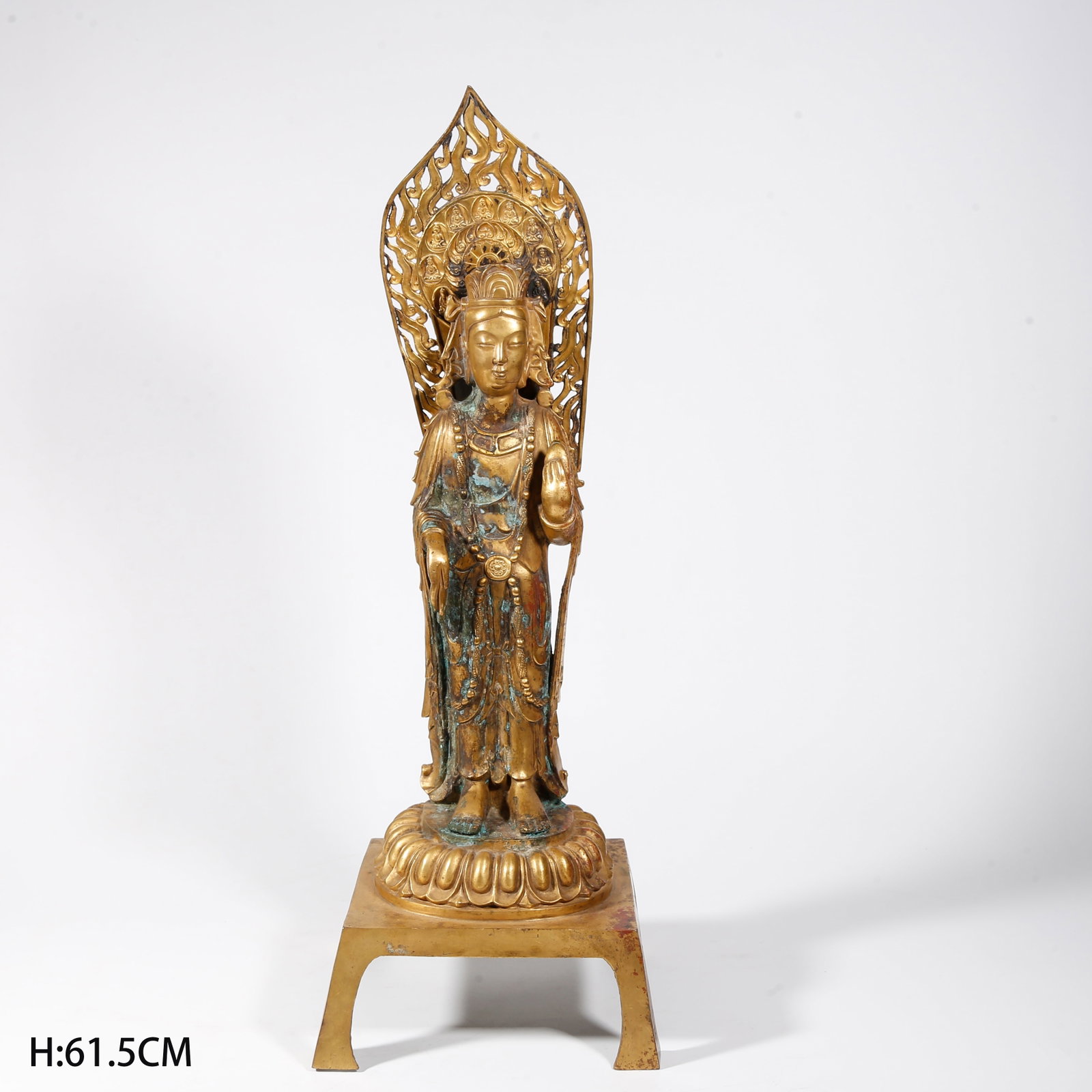 A GILT BRONZE STANDING STATUE OF GUANYIN BODHISATTVA: Gilt Bronze Standing Statue of Guanyin Bodhisattva