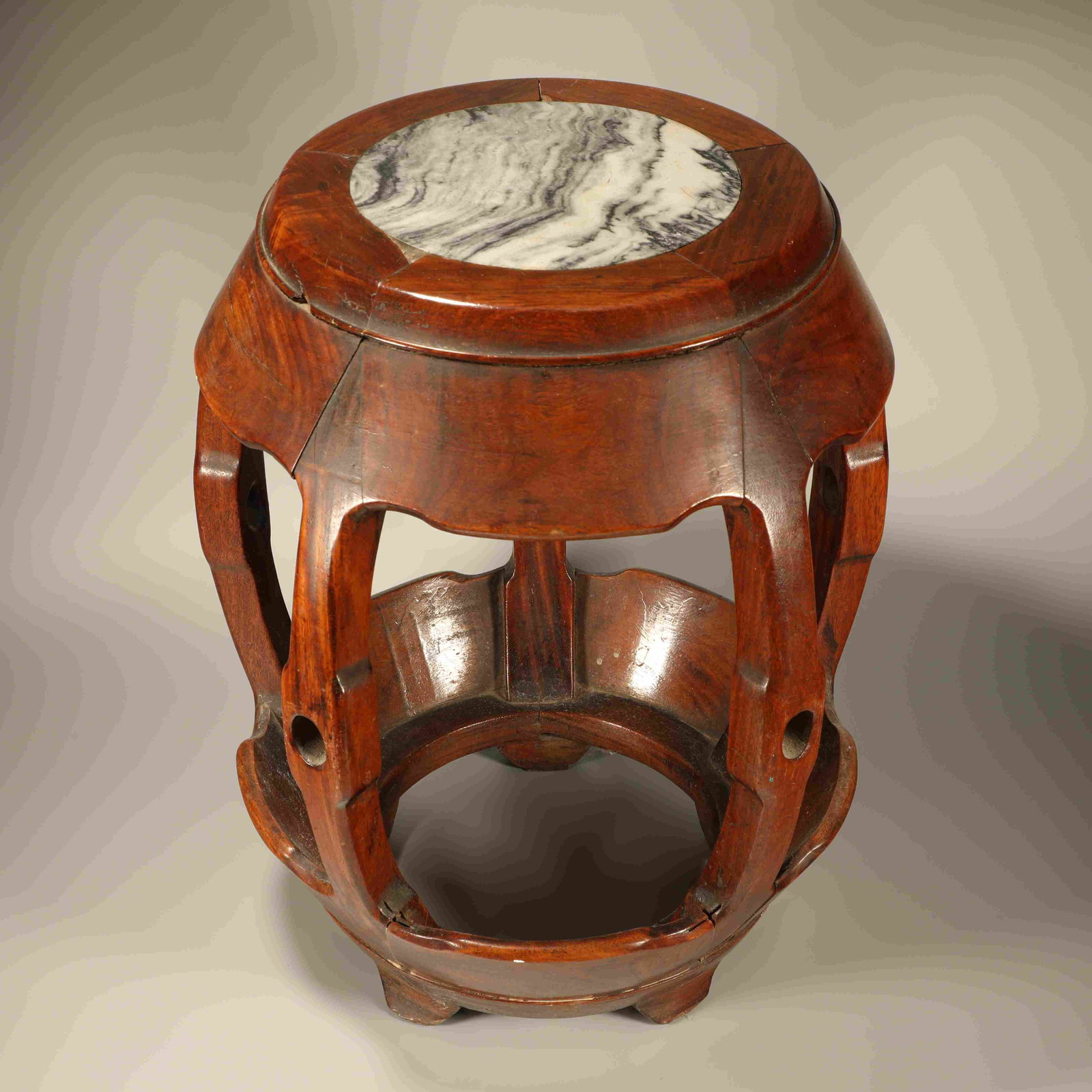 A HUANGHUALI WOOD STOOL INLAID WITH CLOUD STONE: Huanghuali Wood Stool Inlaid with Cloud Stone