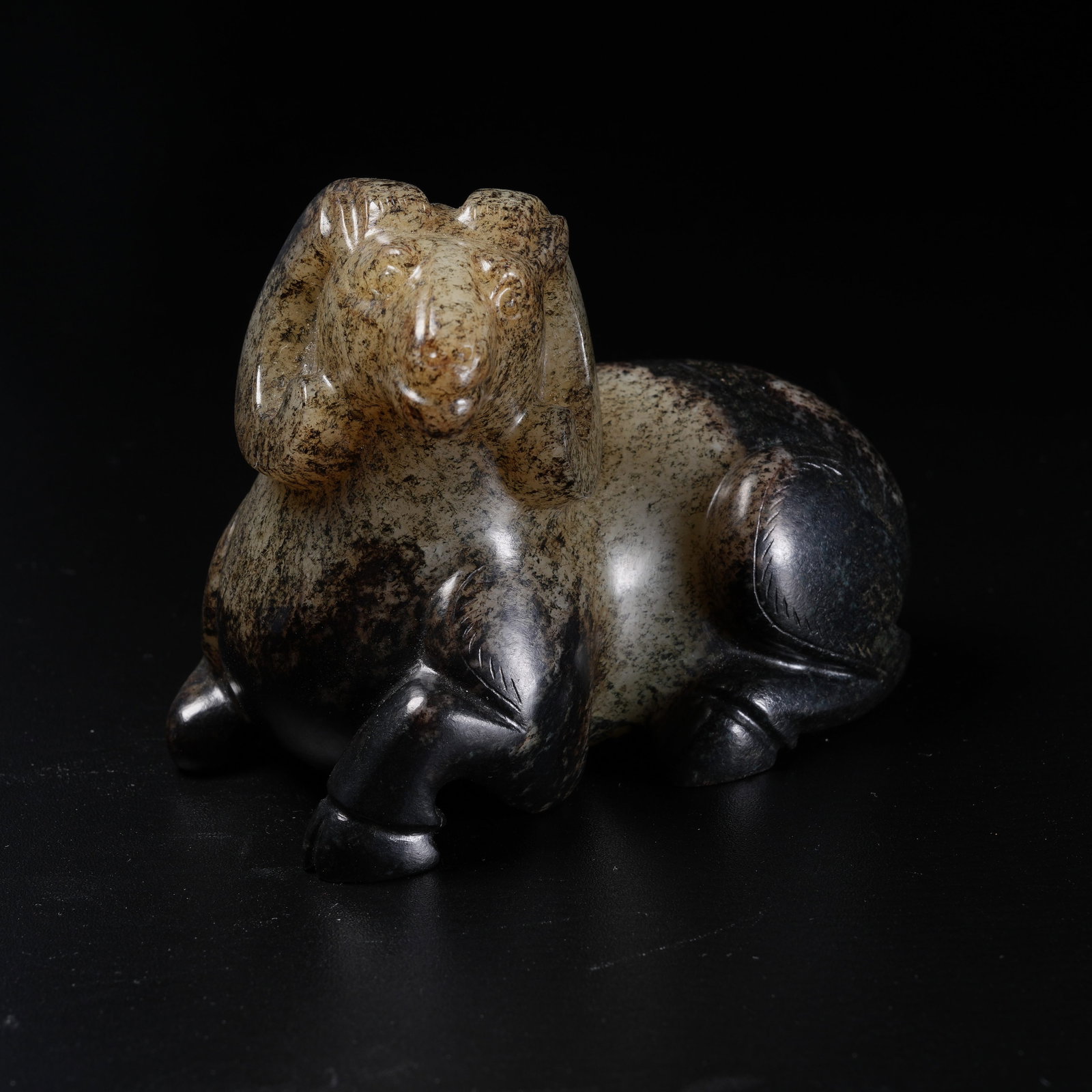 A ANCIENT HIGH-GRADE JADE SHEEP ORNAMENT: Ancient High-Grade Jade Sheep Ornament