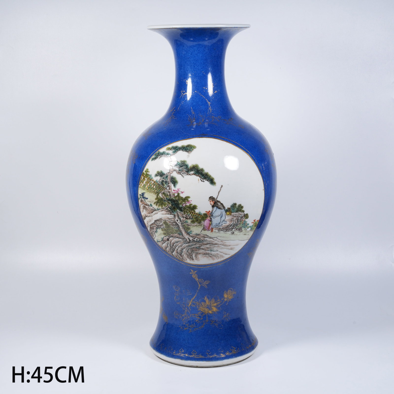 A JI-BLUE GLAZE GILT-FRAMED OPEN-WINDOW GUANYIN VASE WITH FAMILLE-ROSE FIGURE PATTERN (1 of 9)
