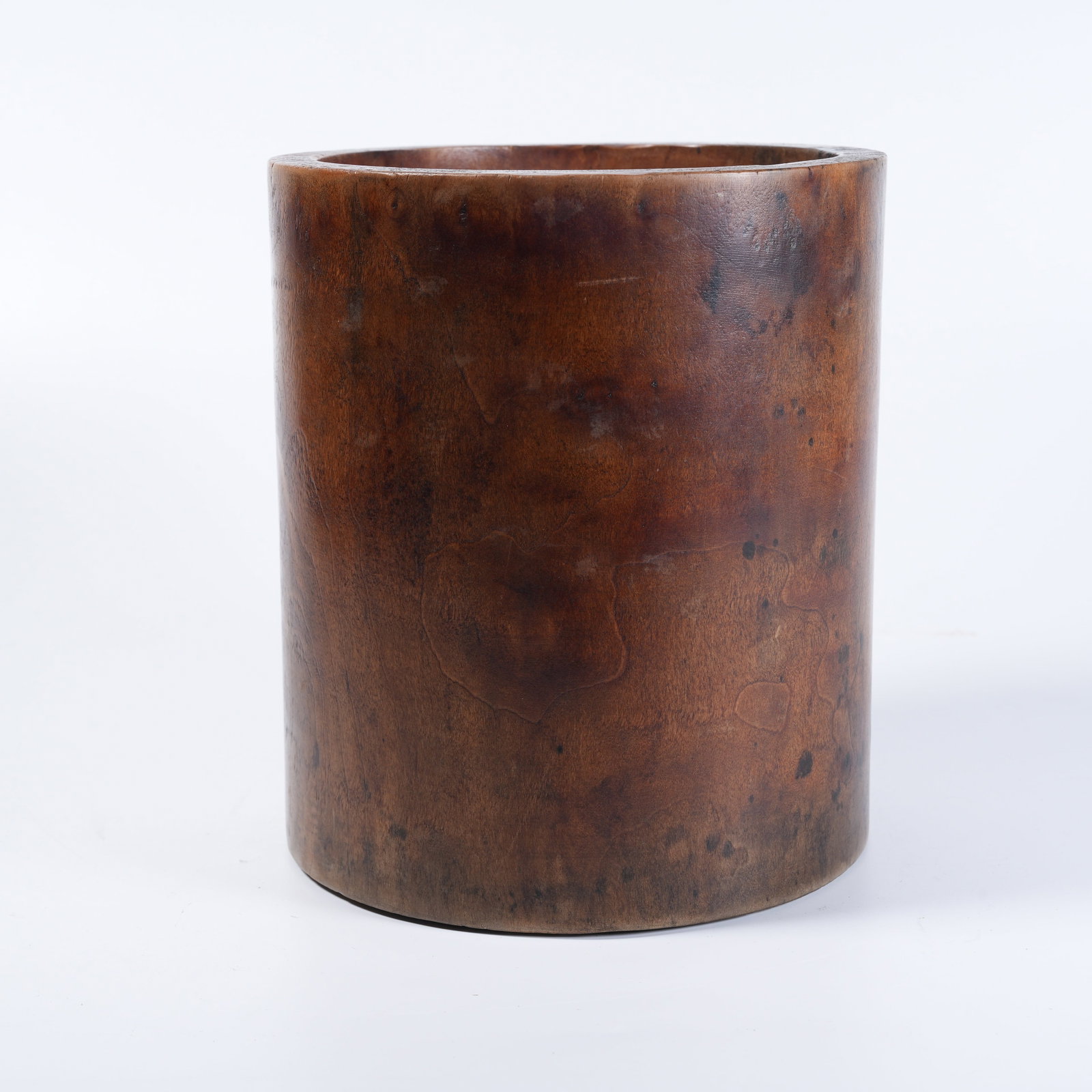 A BOXWOOD BRUSH POT: Boxwood brush pot