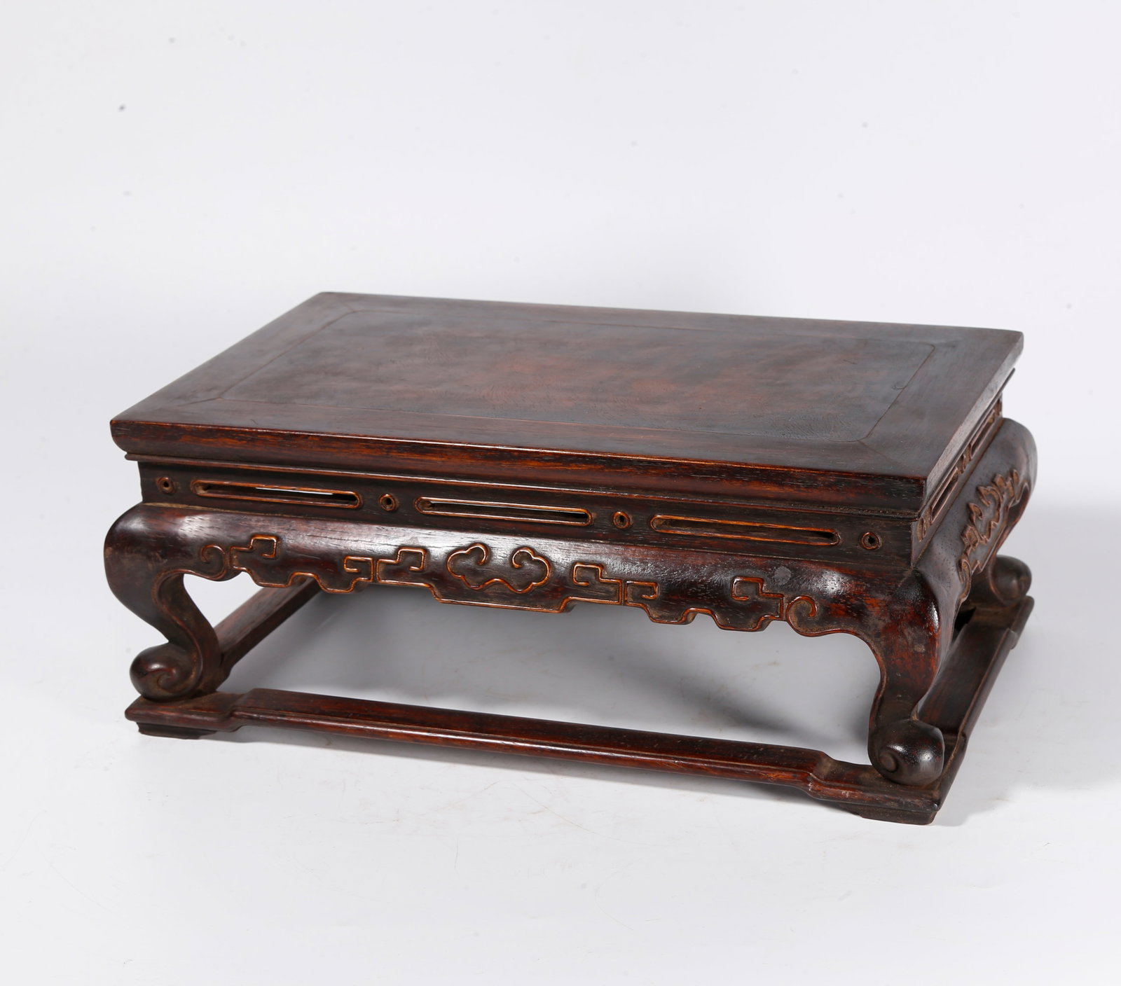 A SIDE TABLE OF HUANGHUALI WOOD: Side table of huanghuali wood
