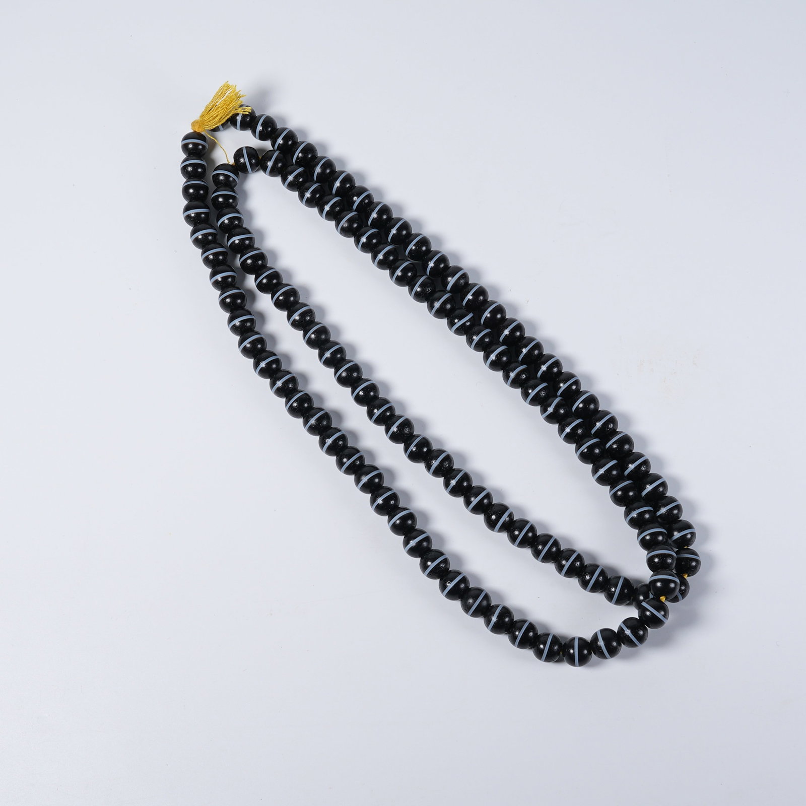 A ONE-LINE DZI BEAD BRACELET (1 of 8)