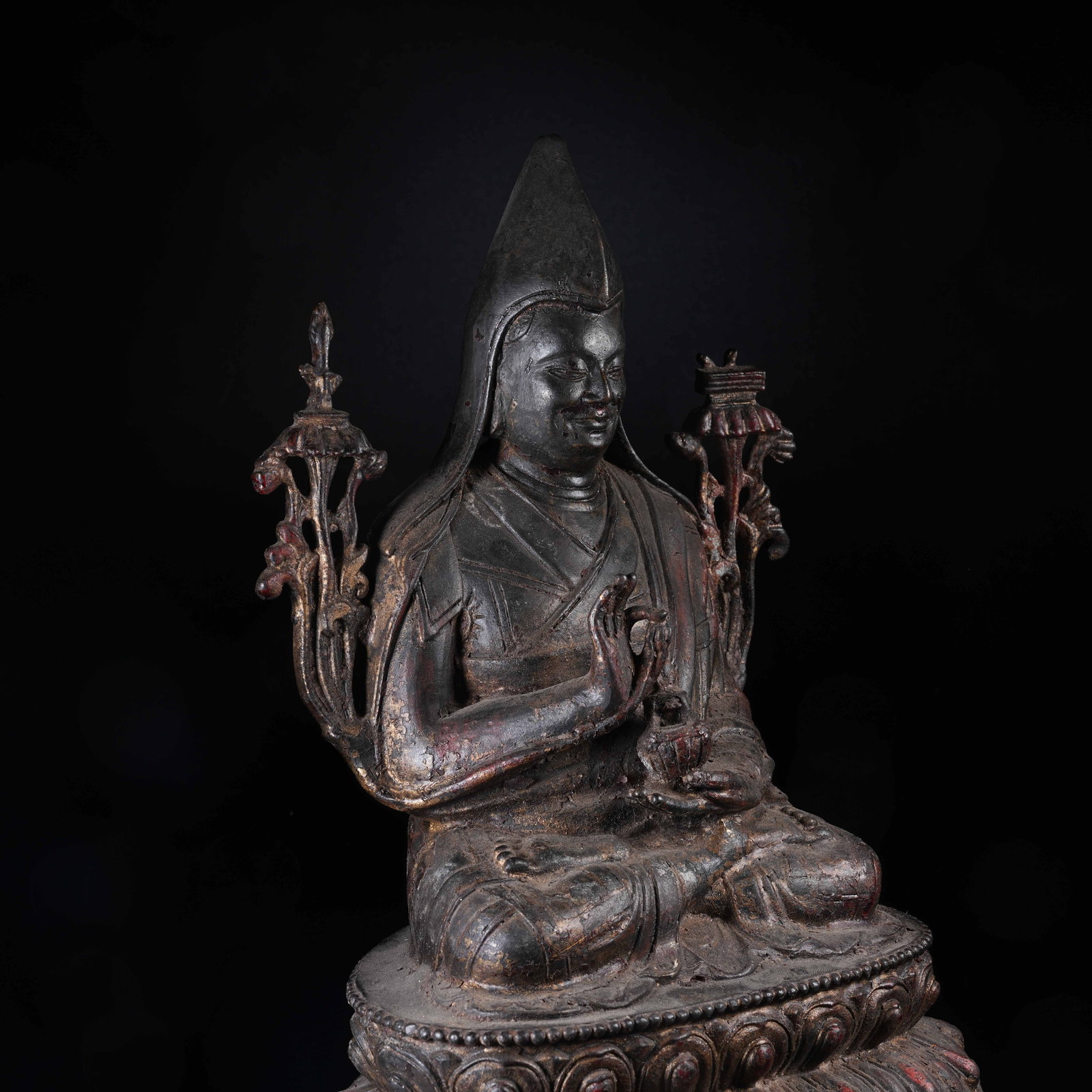 A BRONZE GURU STATUE - 4