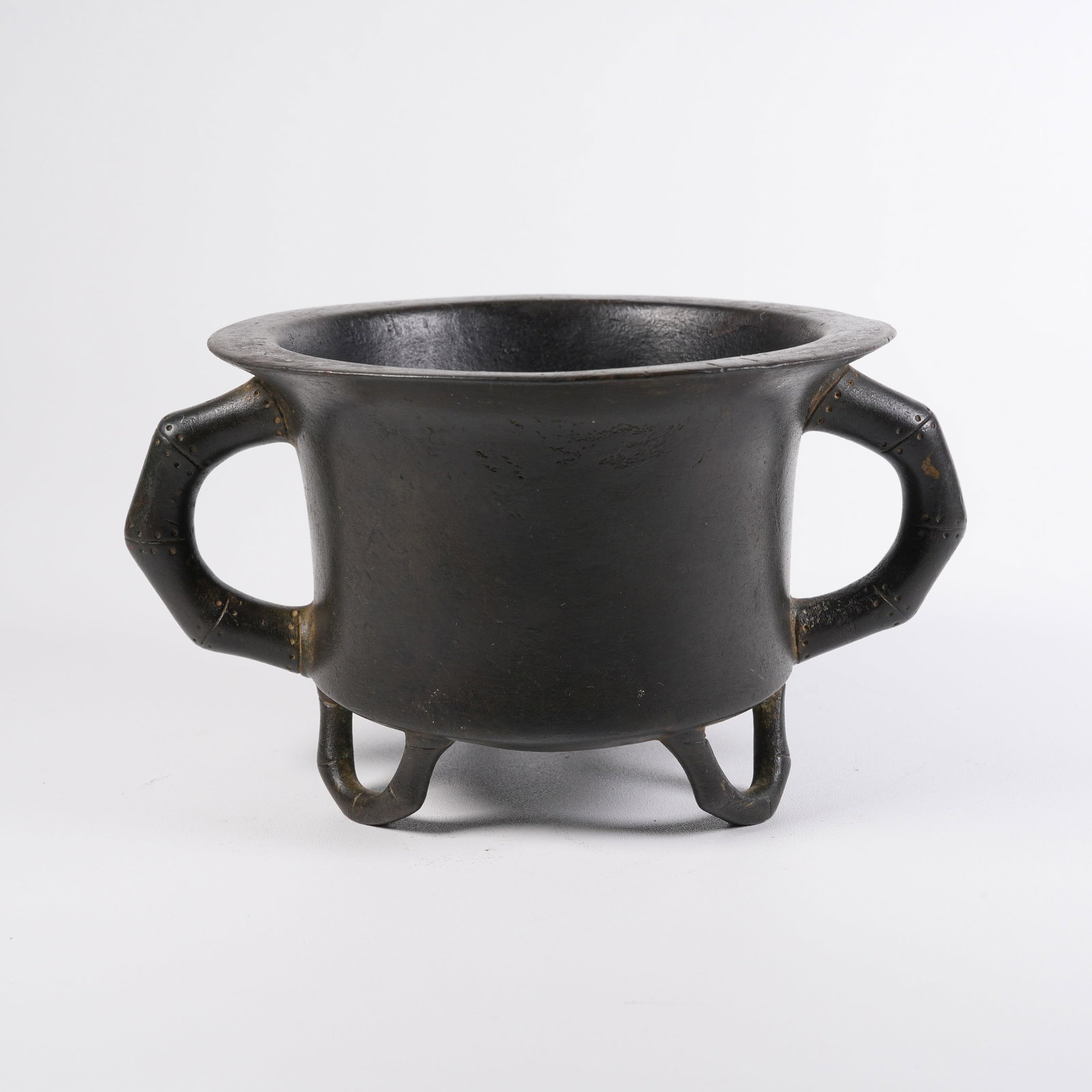 A BRONZE FA-ZHAN-STYLE CENSER WITH BAMBOO-JOINT MOTIFS (1 of 9)