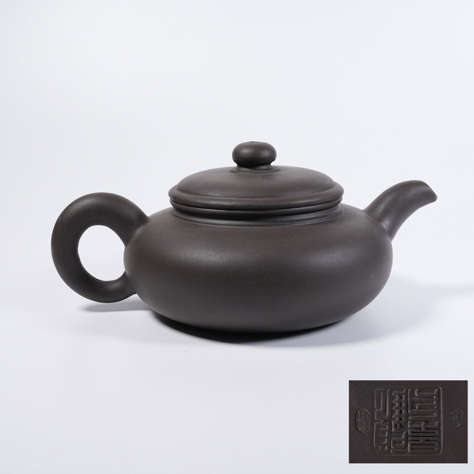 A YIXING CLAY EWER: Yixing clay ewer