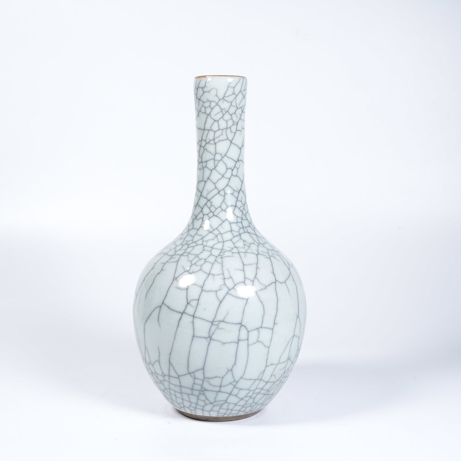A GE-GLAZE CELESTIAL SPHERE VASE - 6