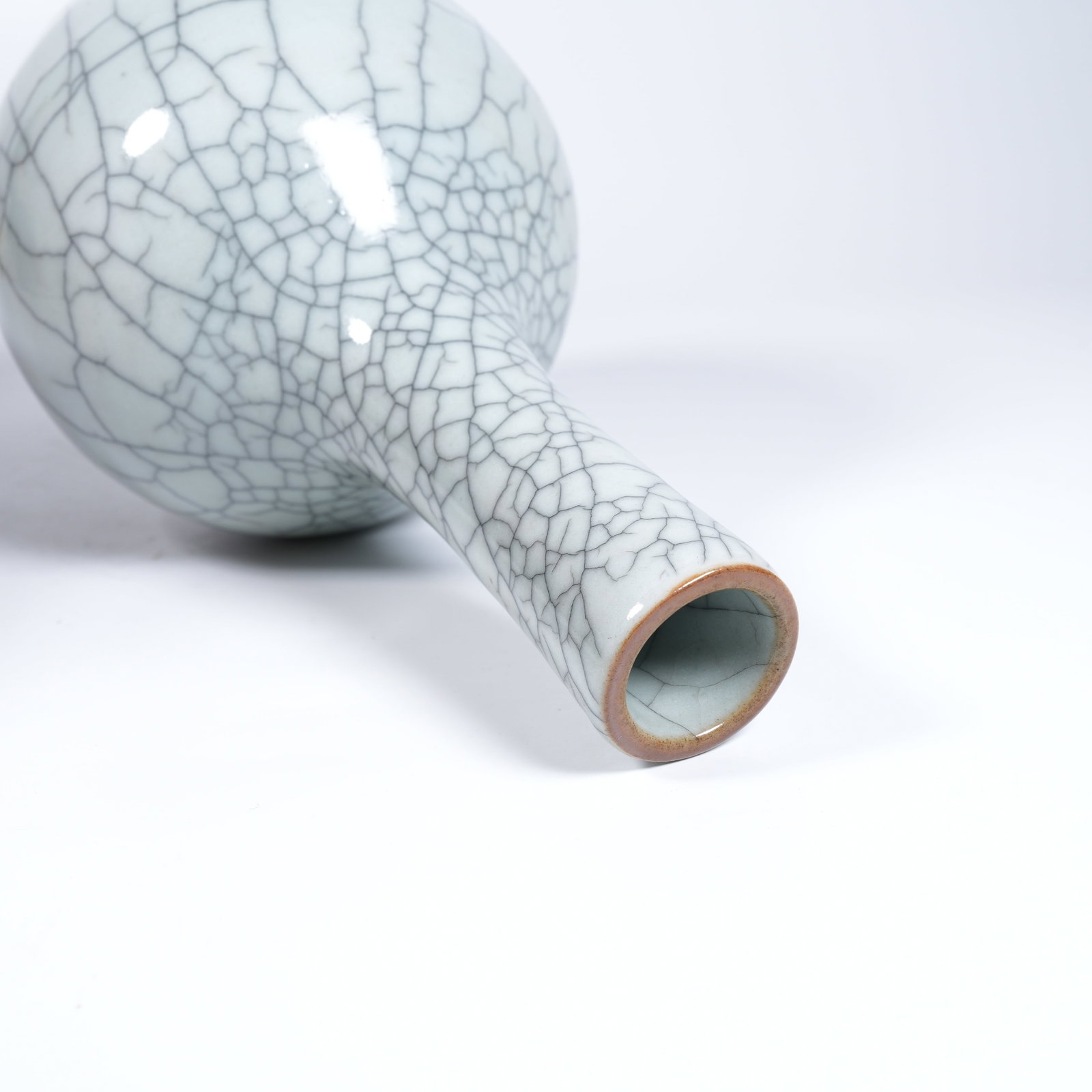 A GE-GLAZE CELESTIAL SPHERE VASE - 8