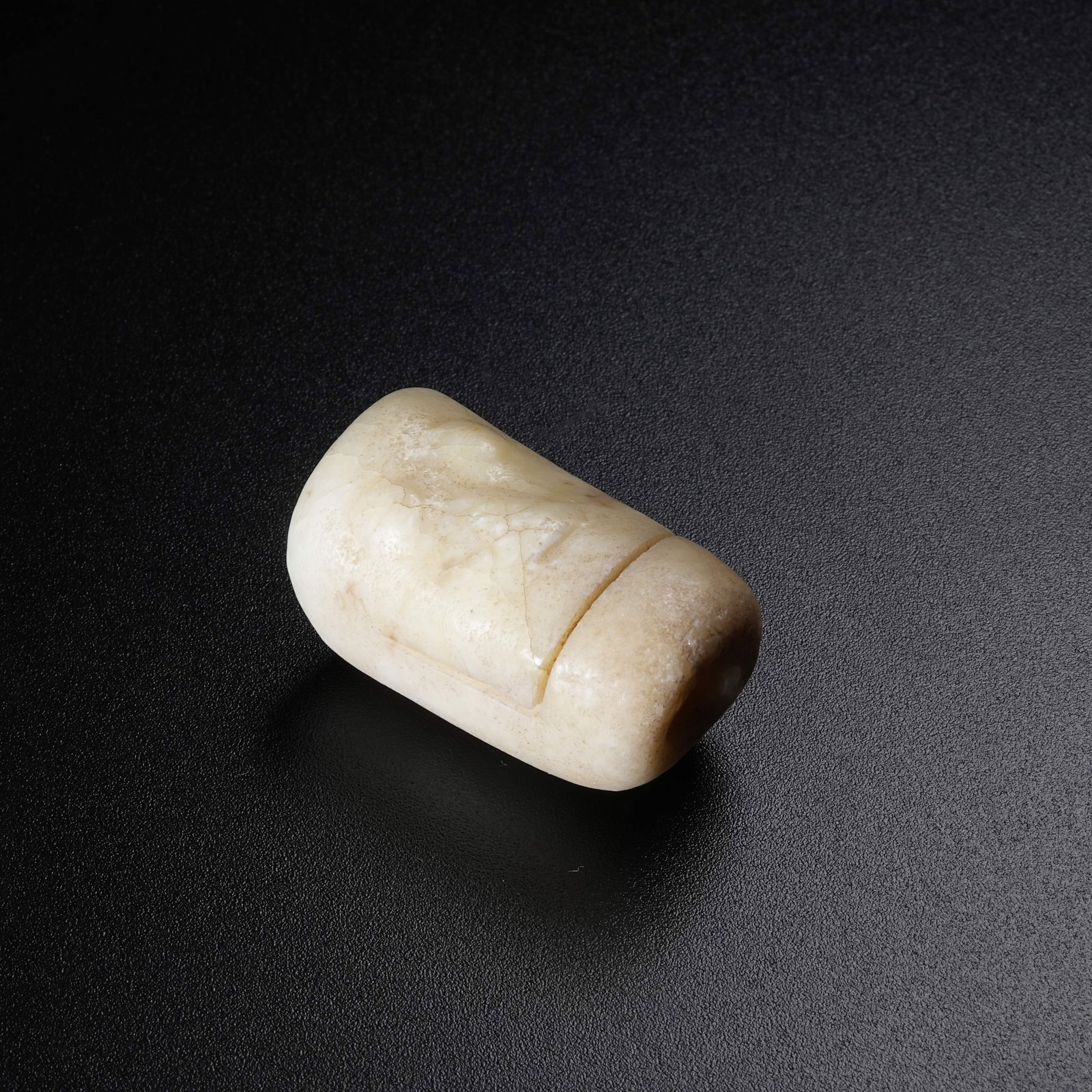 A ANCIENT JADE DEITY PENDANT: Ancient Jade Deity Pendant