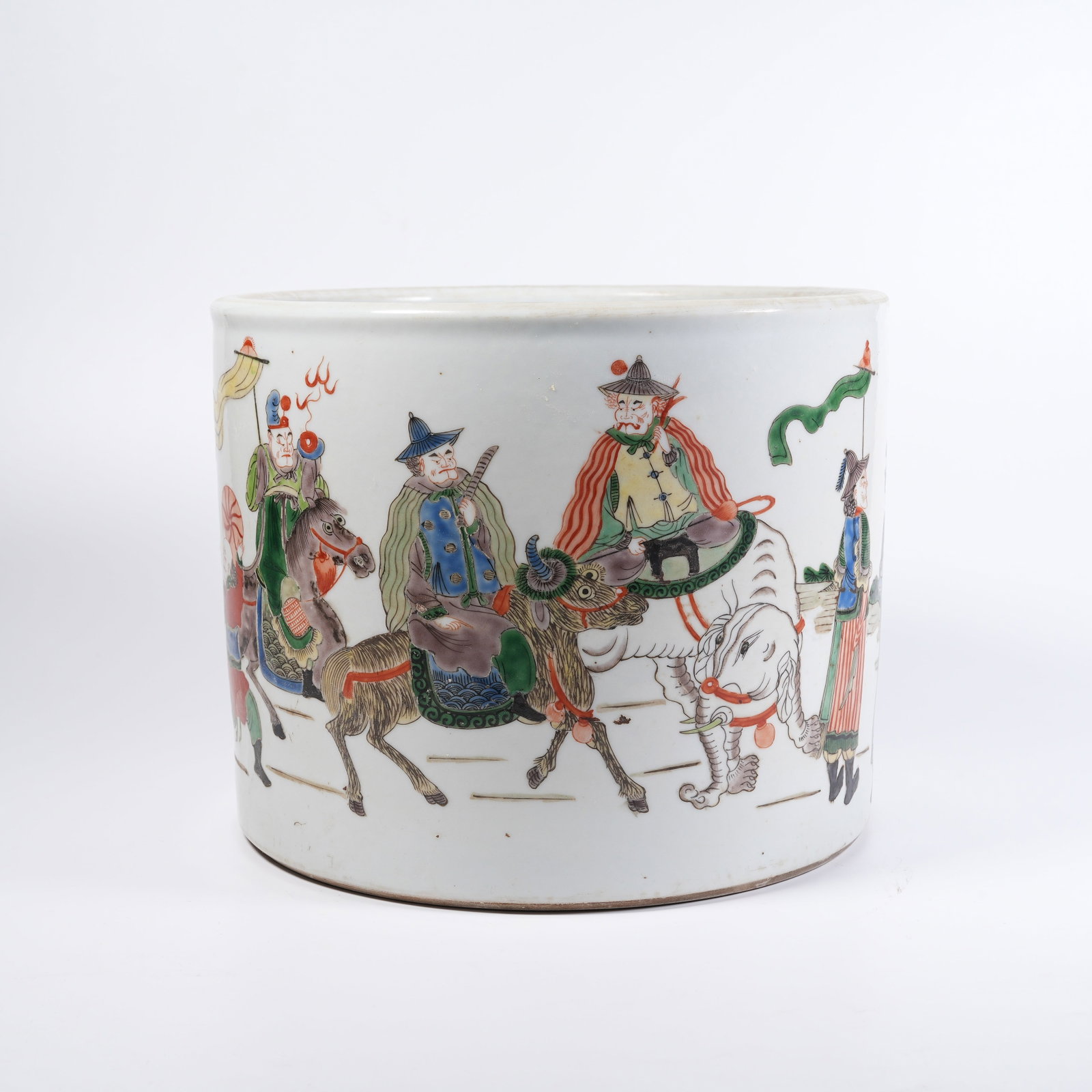 A WUCAI BRUSH POT WITH FIGURE PATTERN: Wucai brush pot with figure pattern