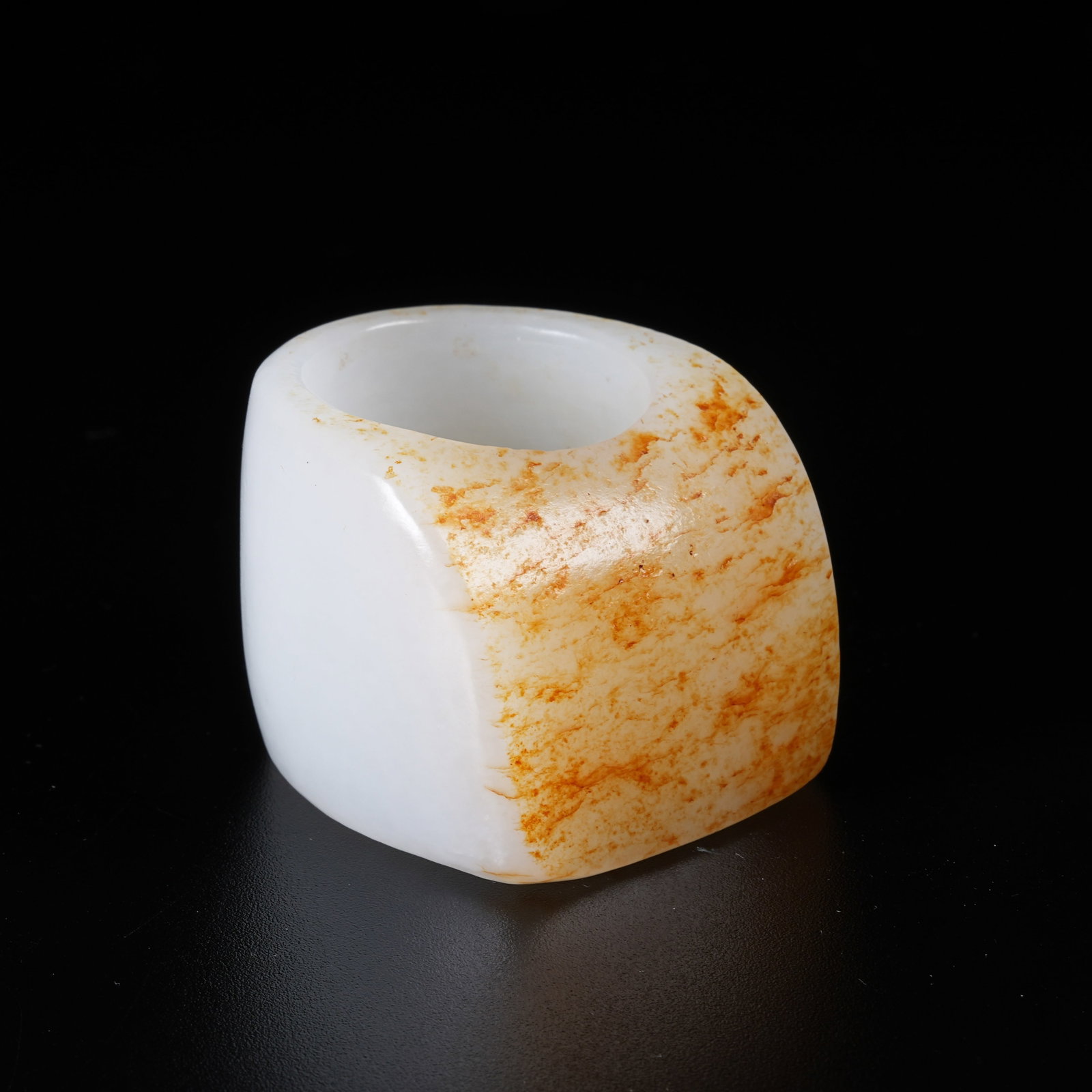 A HETIAN JADE THUMB RING (1 of 10)