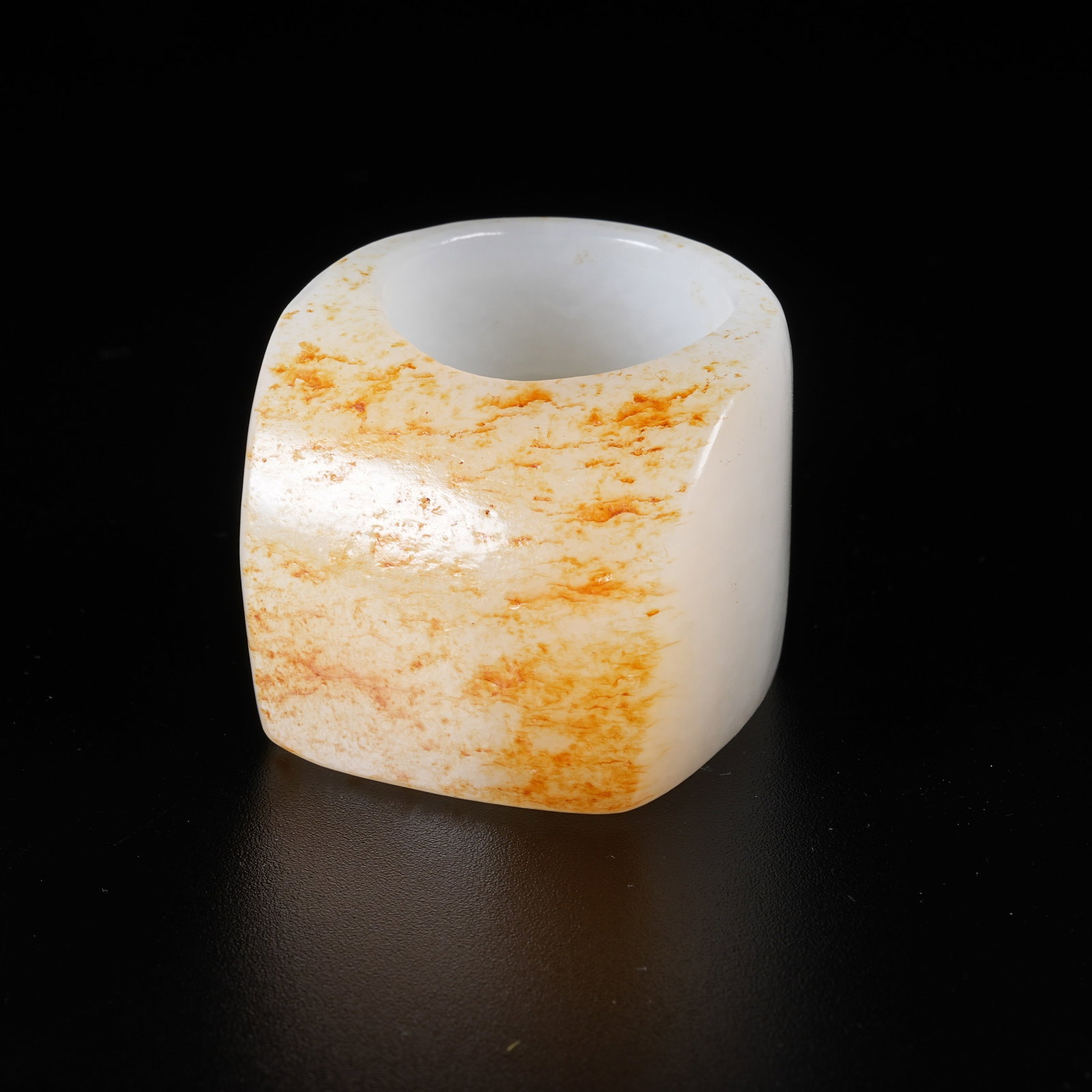A HETIAN JADE THUMB RING - 2