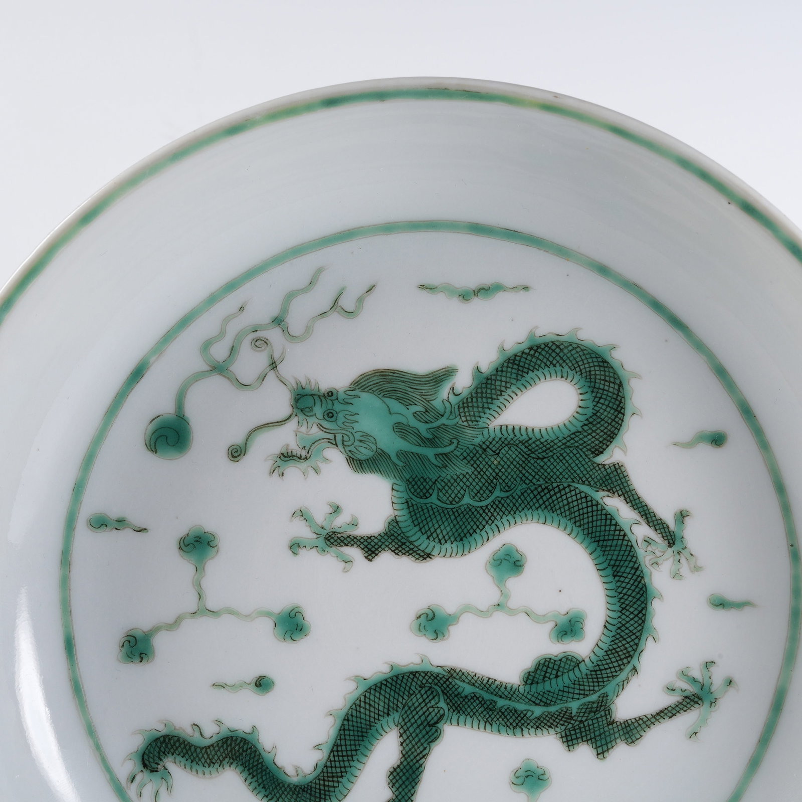 A GREEN-ENAMEL DRAGON-PATTERN PLATE - 2