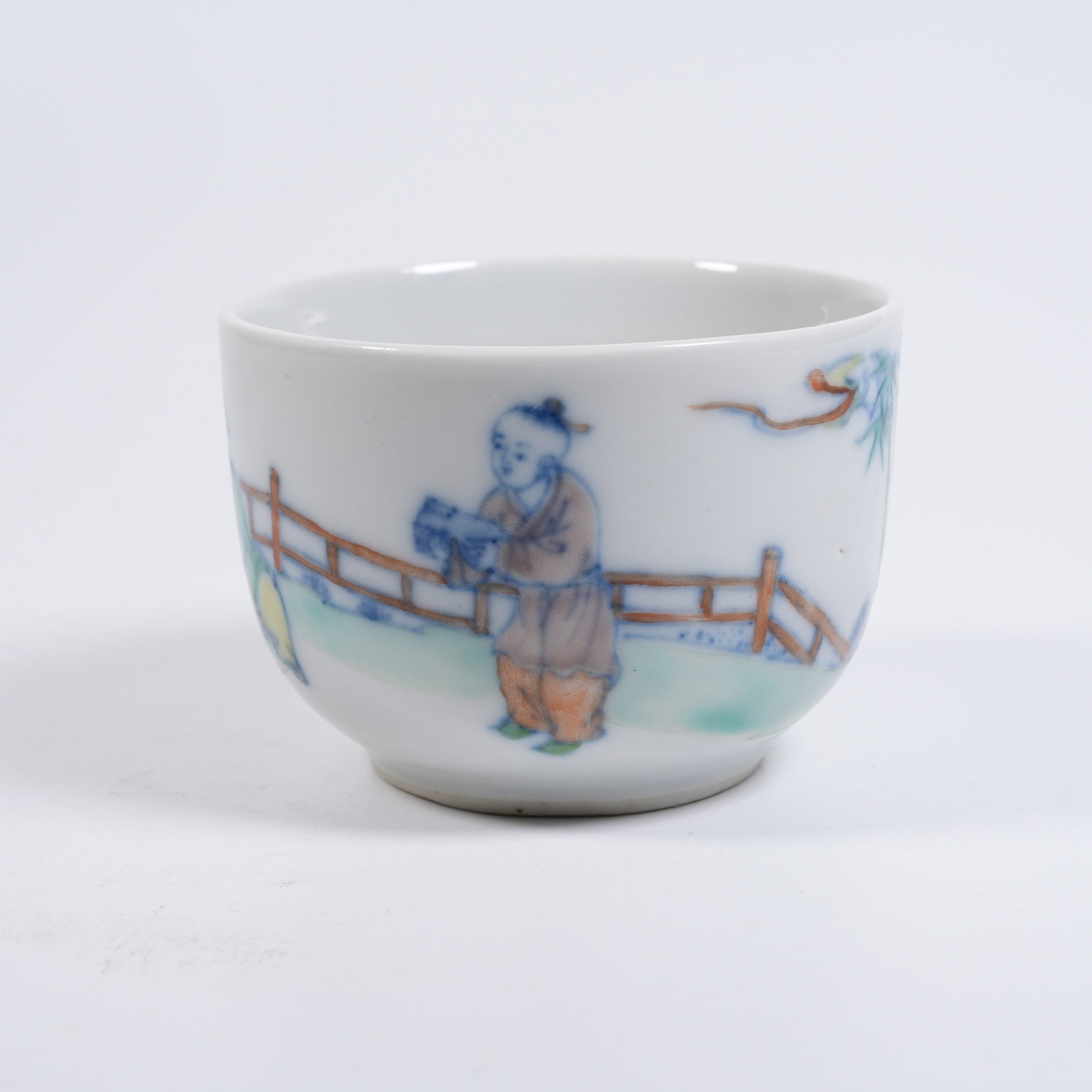 A WUCAI FIGURED CUP - 2
