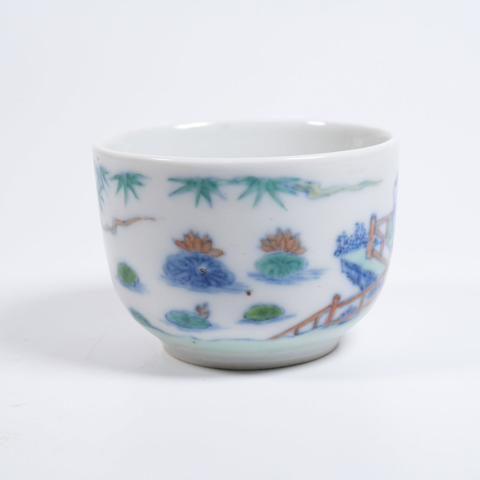 A WUCAI FIGURED CUP - 4