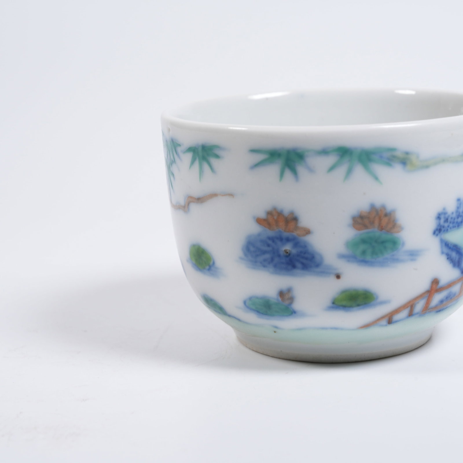 A WUCAI FIGURED CUP - 5