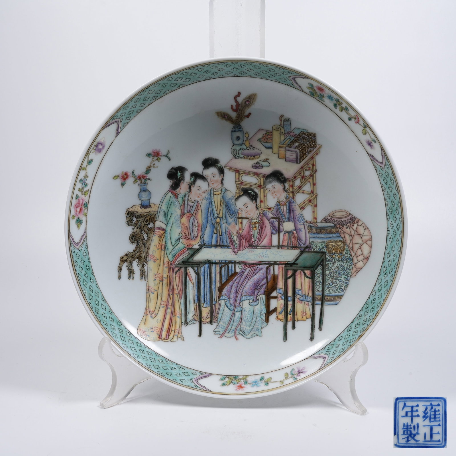 A FAMILLE-ROSE PLATE WITH BEAUTY-FIGURE SCENE: Famille-rose plate with beauty-figure scene