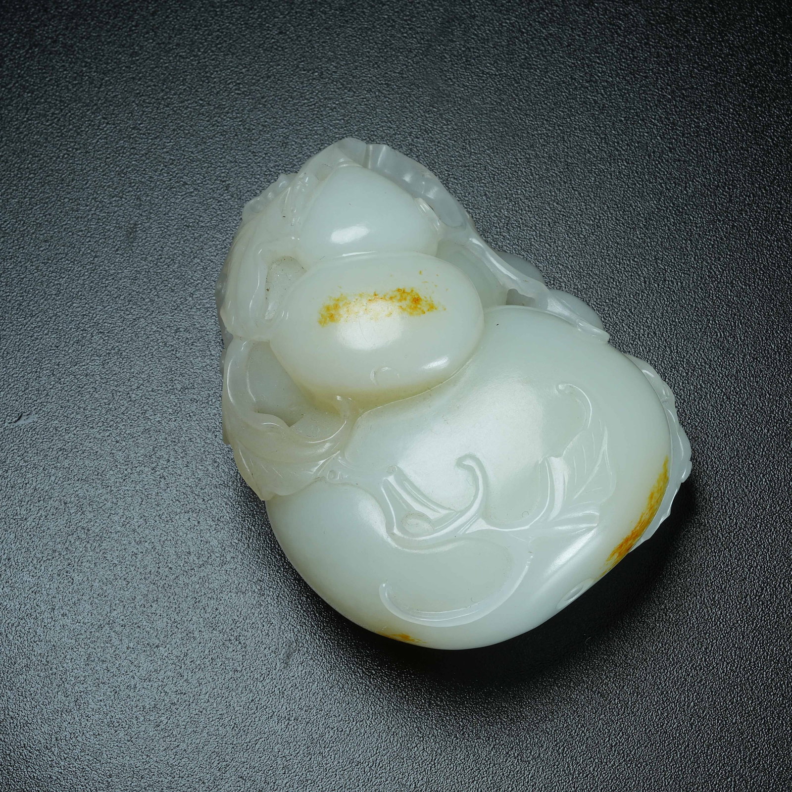 A PENDANT WITH BLESSING-AND-LONGEVITY ETERNAL MOTIF IN HETIAN JADE (1 of 8)