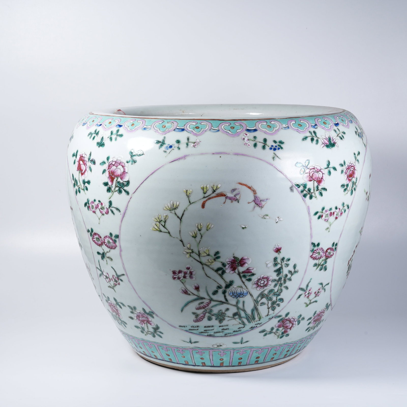 A LARGE FAMILLE-ROSE SCROLL TUB WITH FLOWER-AND-BIRD PATTERN (1 of 9)