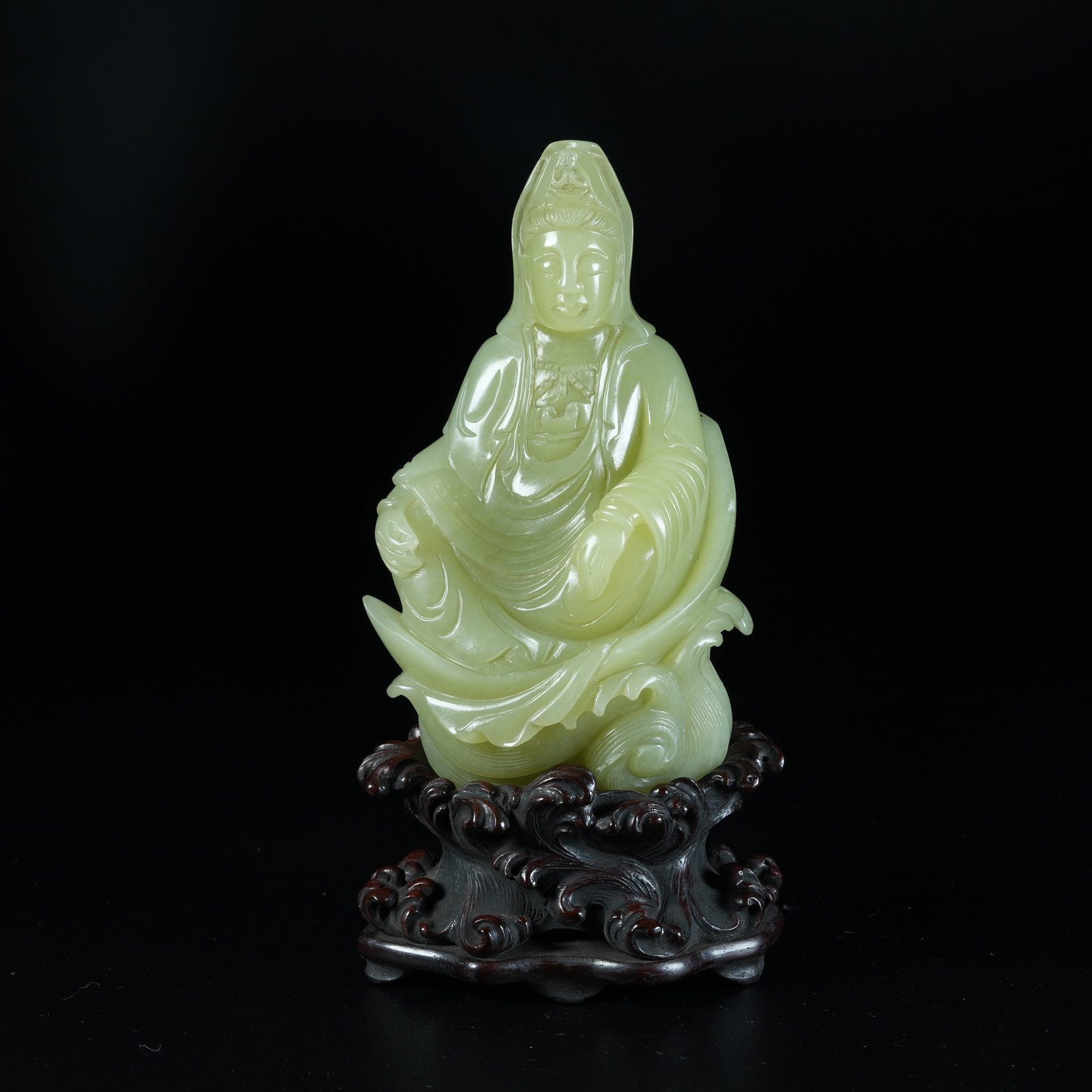 A ORNAMENT OF GUANYIN IN YELLOW HETIAN JADE (1 of 9)