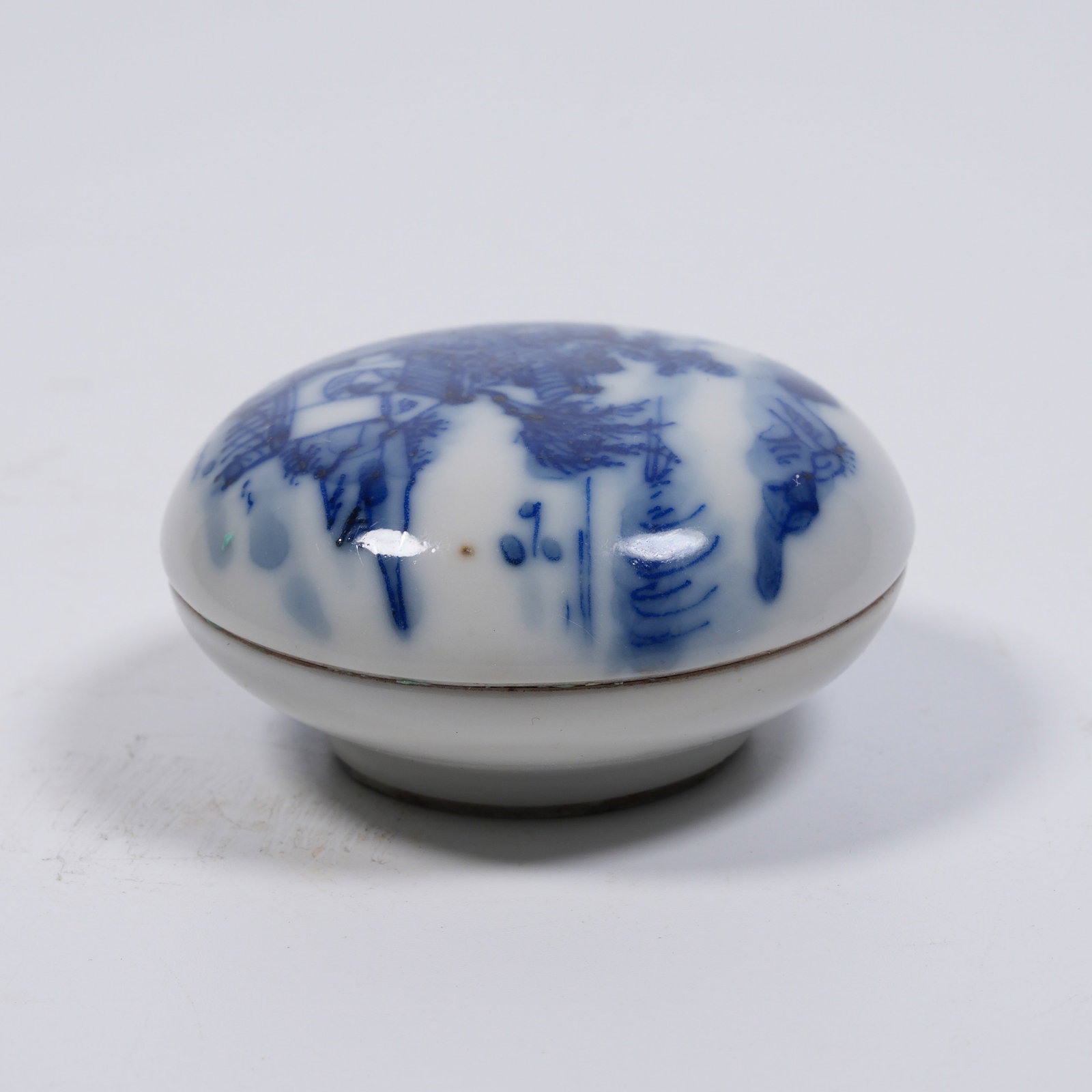 A BLUE-AND-WHITE INK PASTE BOX WITH LANDSCAPE PATTERN - 4