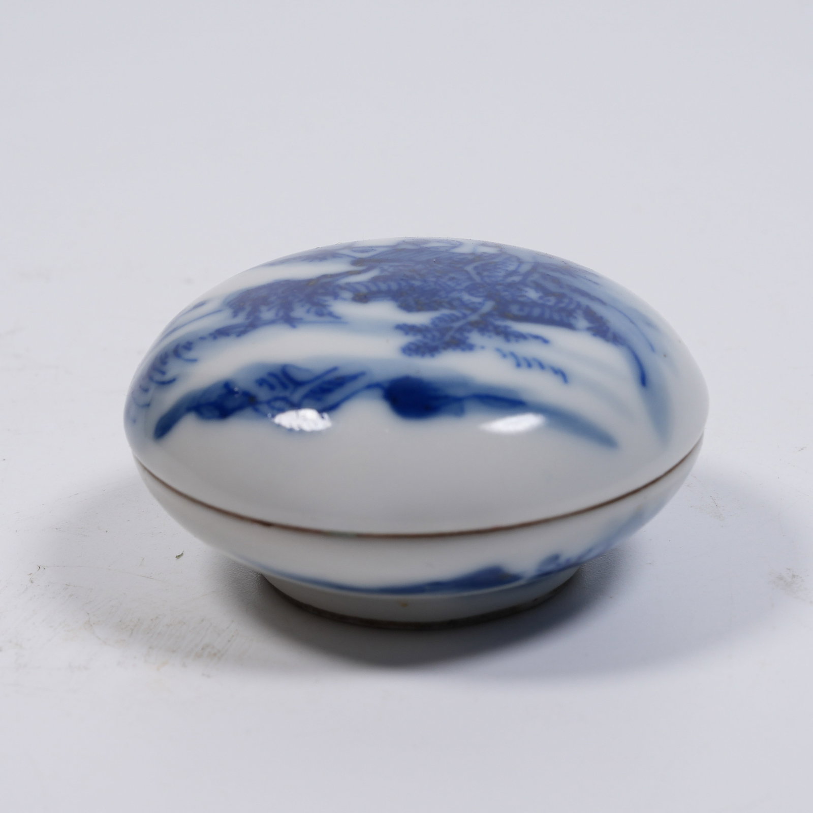 A BLUE-AND-WHITE INK PASTE BOX WITH LANDSCAPE PATTERN - 5