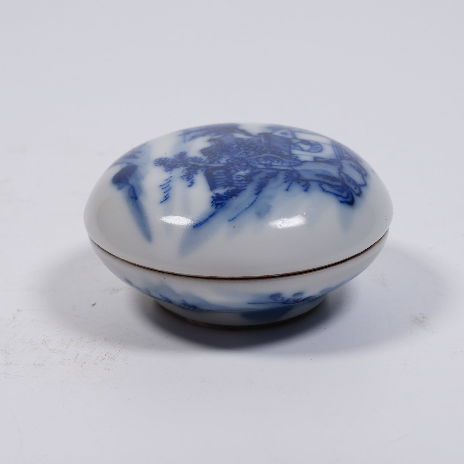 A BLUE-AND-WHITE INK PASTE BOX WITH LANDSCAPE PATTERN - 6