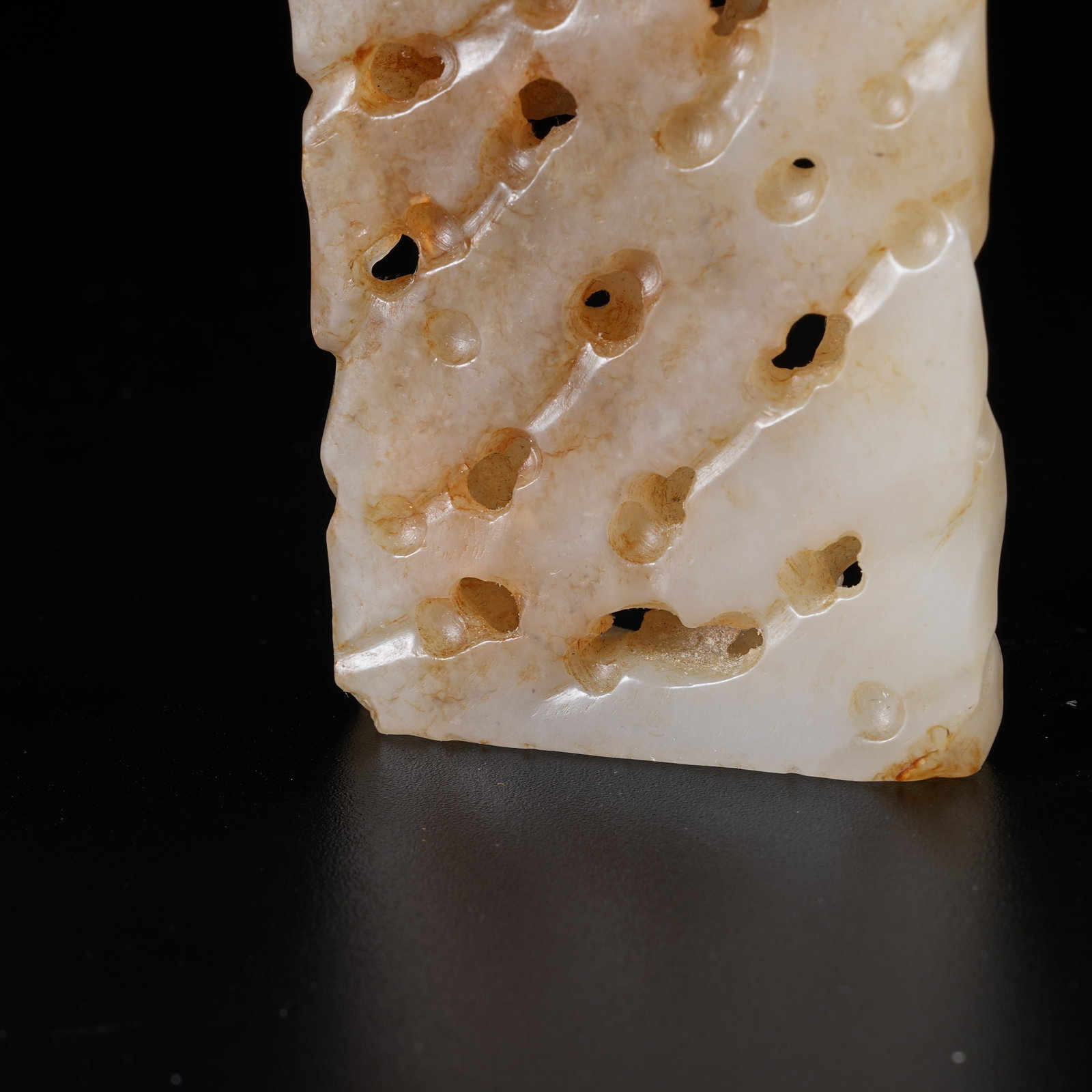 A HETIAN JADE PLAQUE WITH TIGER PATTERN - 6