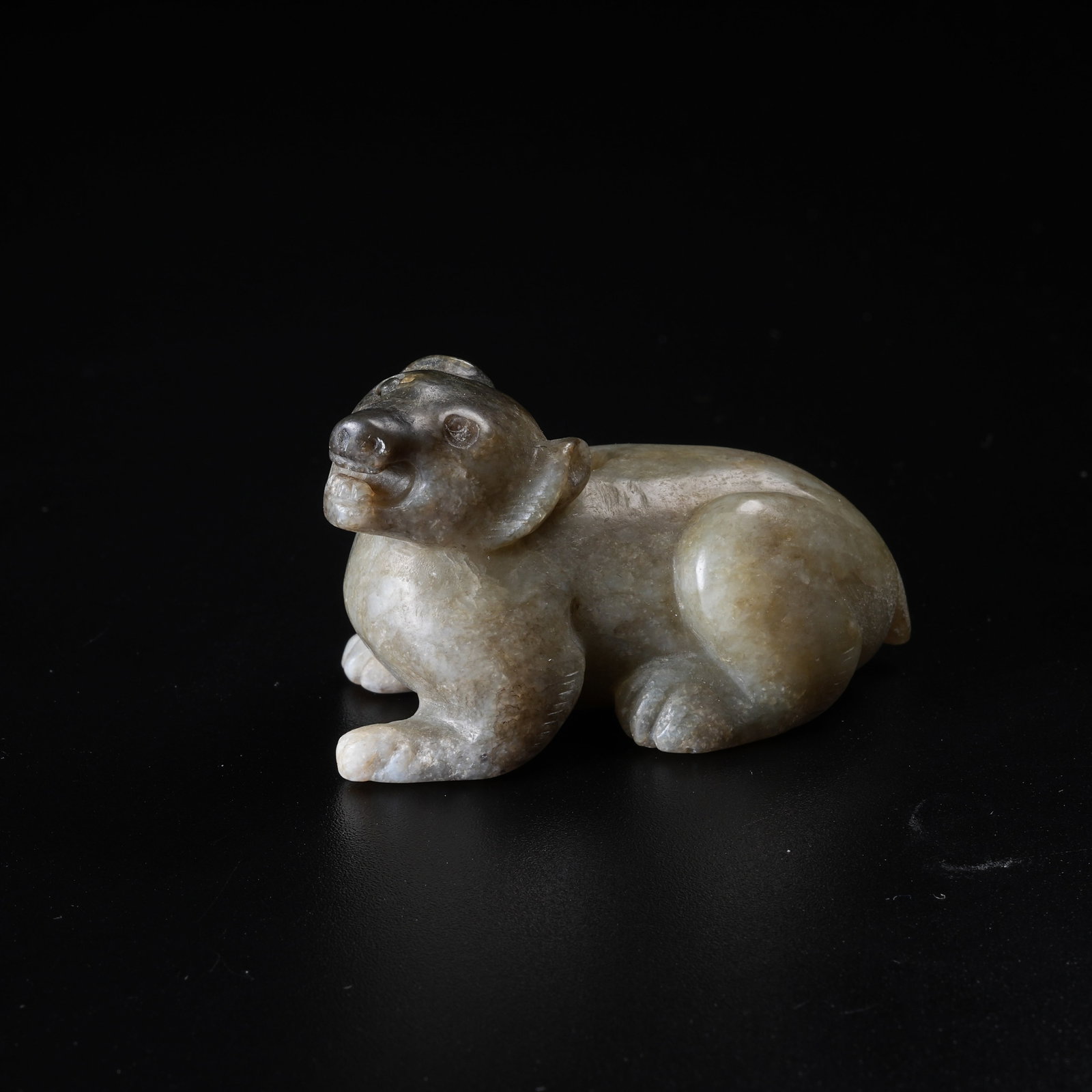 A ANCIENT JADE BEAST ORNAMENT (1 of 8)