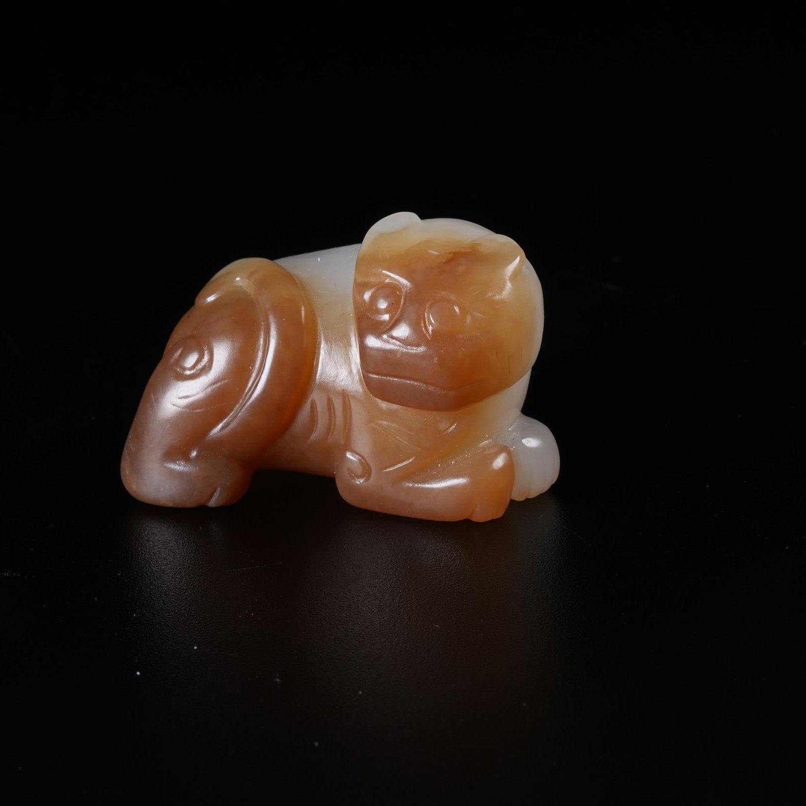 A ANCIENT JADE BEAST ORNAMENT (1 of 8)